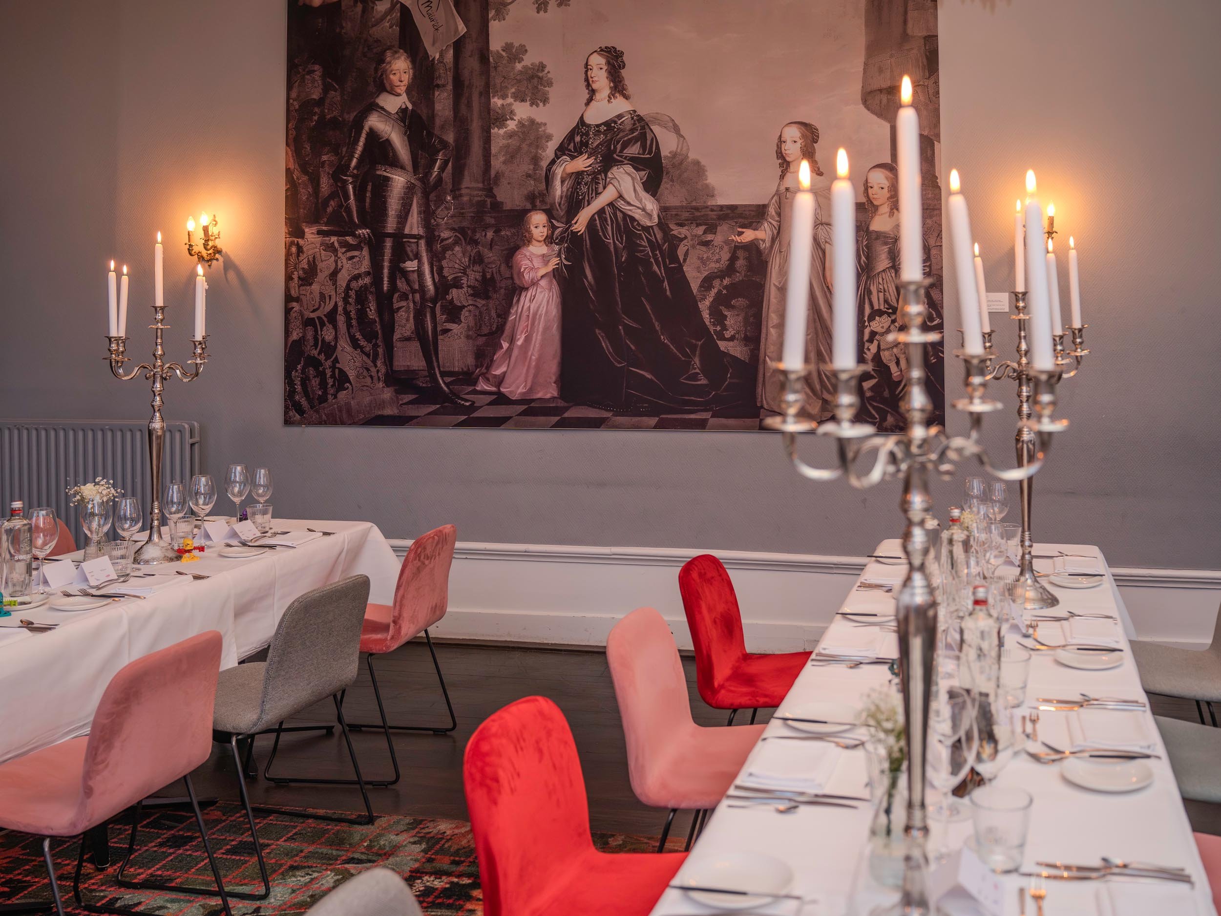 lisa-meijer-wedding-photography-kasteel-maurick-vught-noord-brabant-intimate-bi-cultural-bruiloft-dining-room-63.jpg