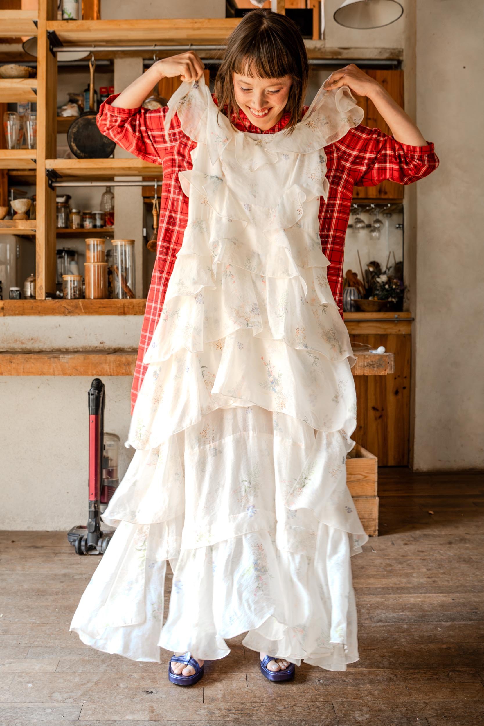 lisa-meijer-wedding-photography-la-cheraille-rambouillet-paris-country-wedding-mariage-champetre-dress-19.jpg