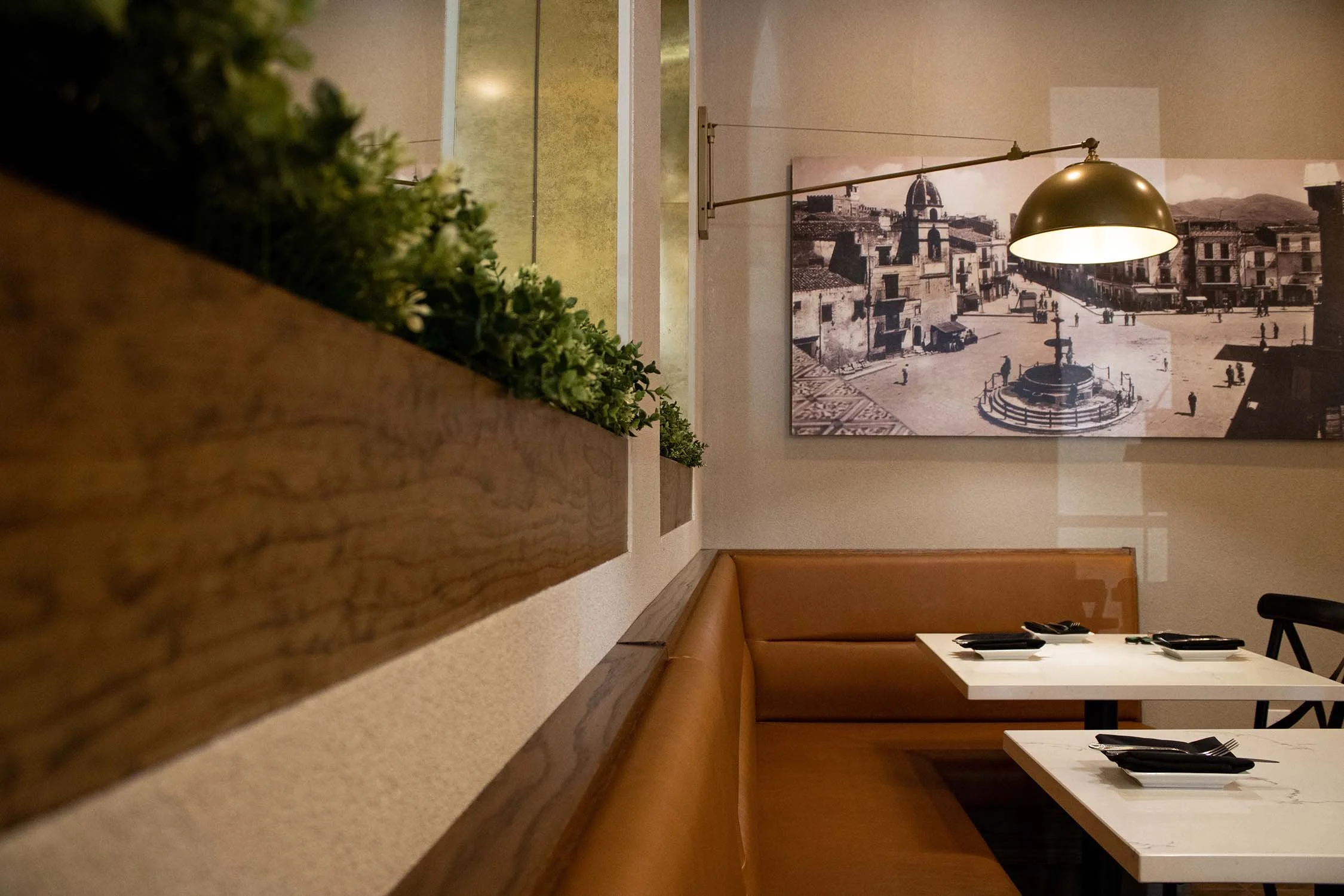 restaurant+booth+wall arm sconce+sicily.jpg