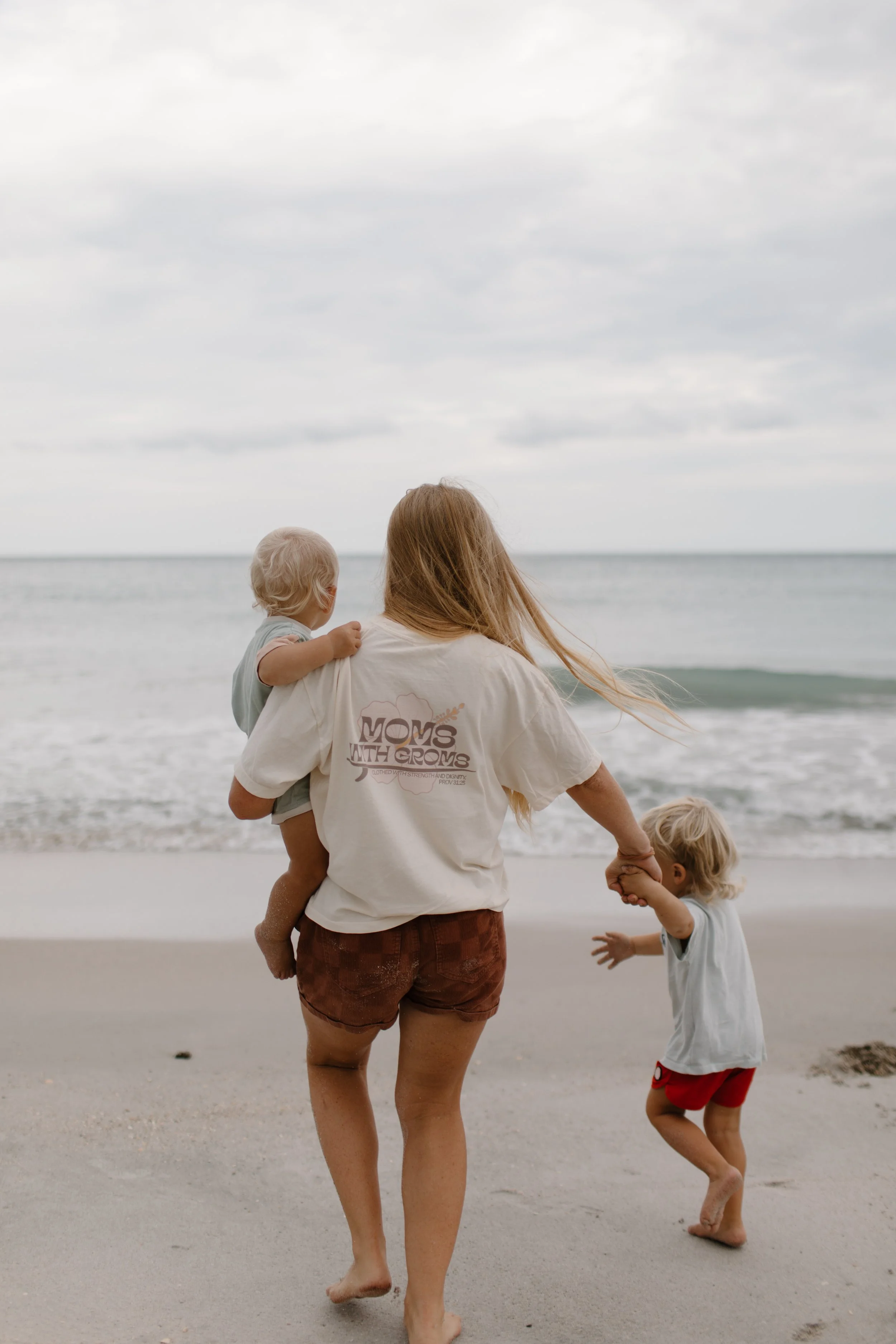 Moms with Groms Tee