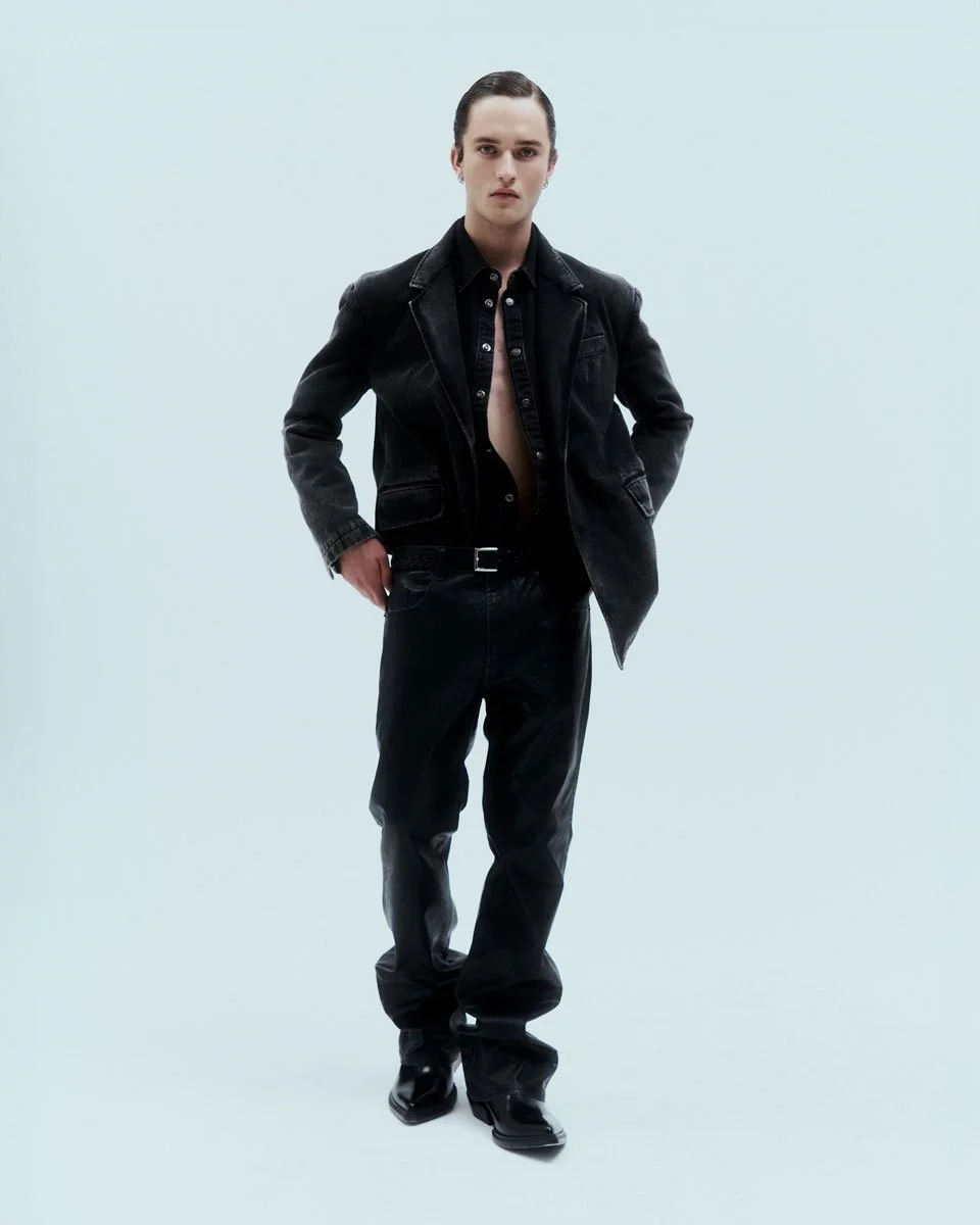 hair and makeup
RAYSER MAGAZINE
photo by Leon Schweer