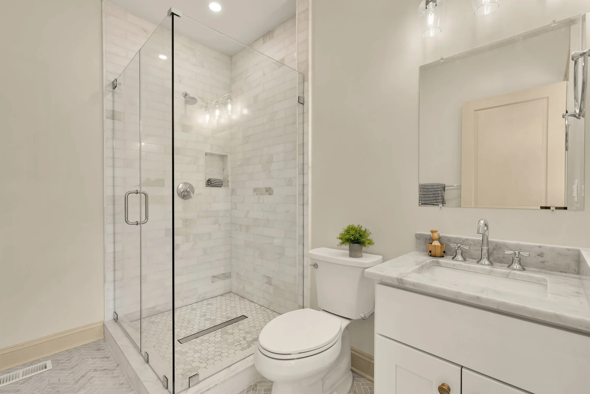 4721 45th St NW-0045.jpg