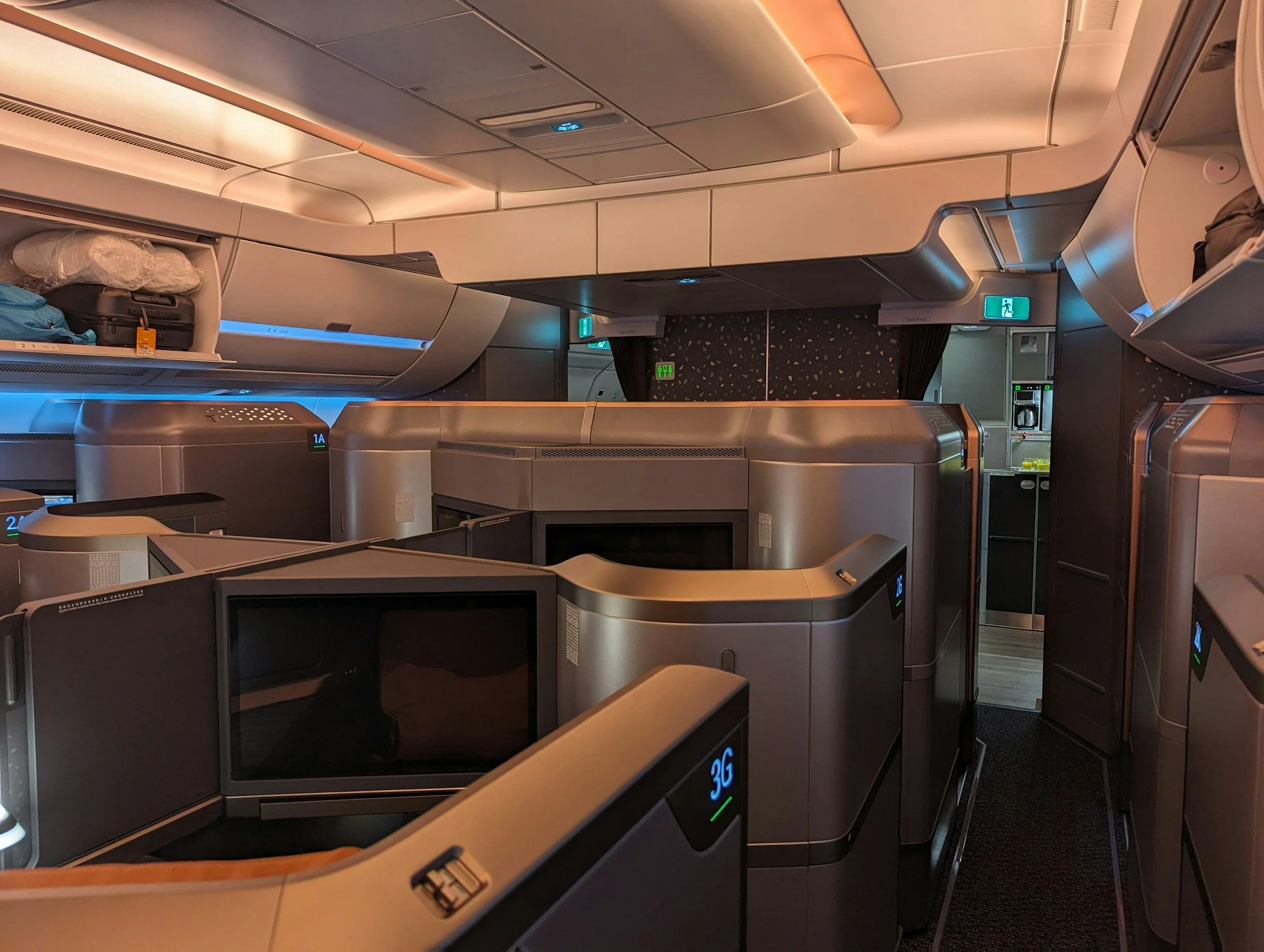 What $3,000 Buys You on a United Polaris 777-300ER From Manila to San Francisco