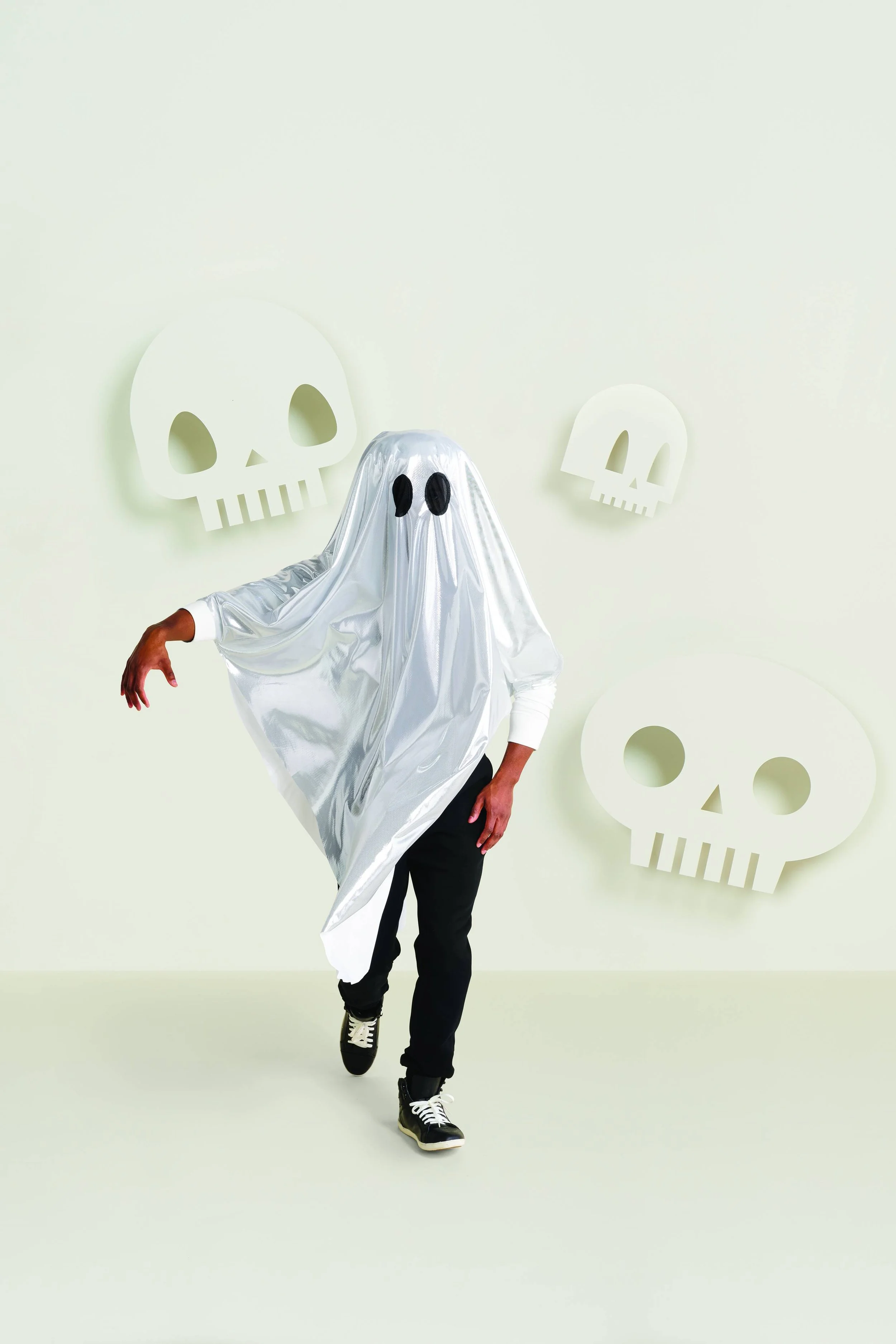C-002662-01-158_Kids Adult Ghost Halloween Costume OSFM_240-11-1365.jpeg