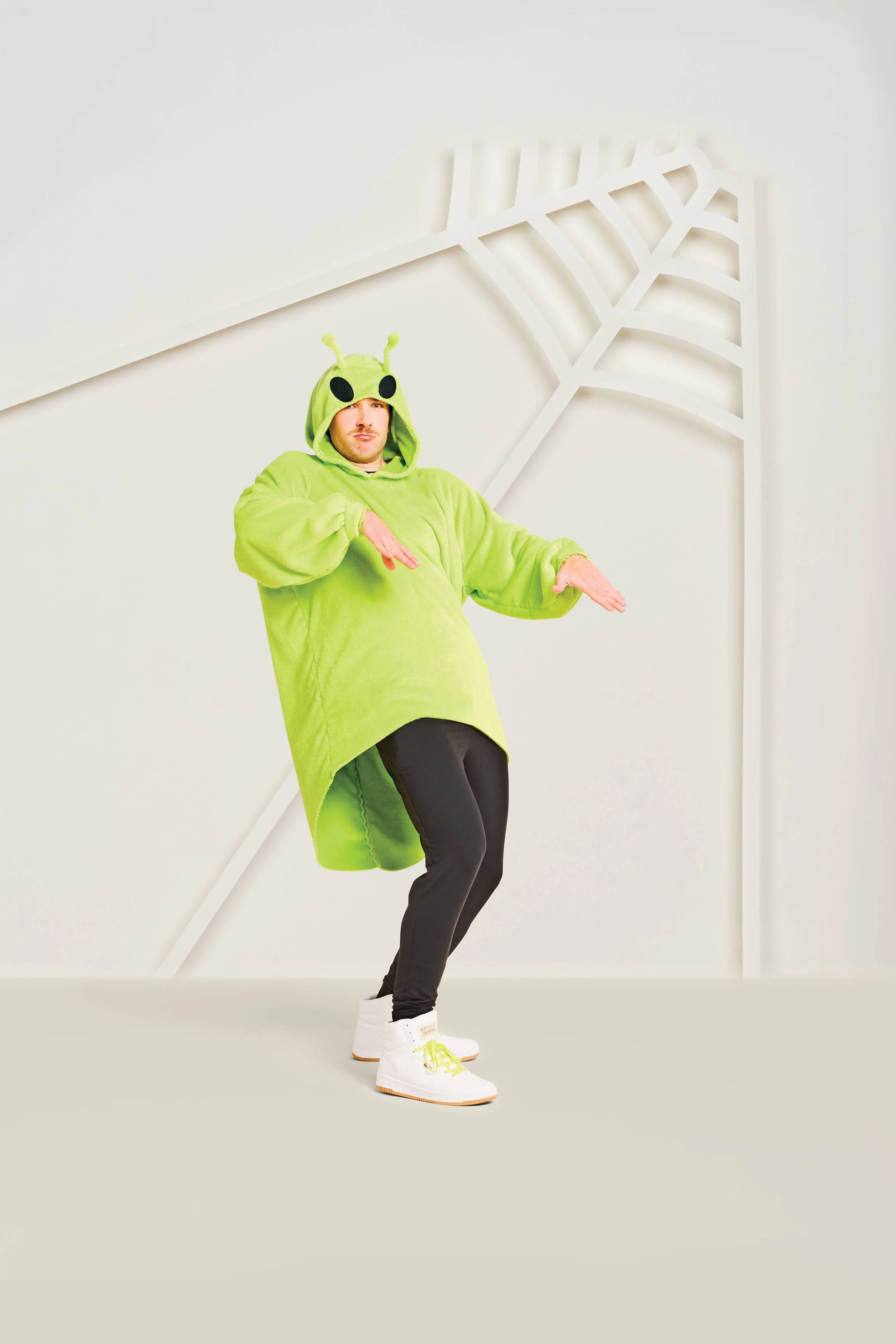 C-002662-01-148_Adult_Alien_Blanket_Hoodie_240-11-1336.jpeg