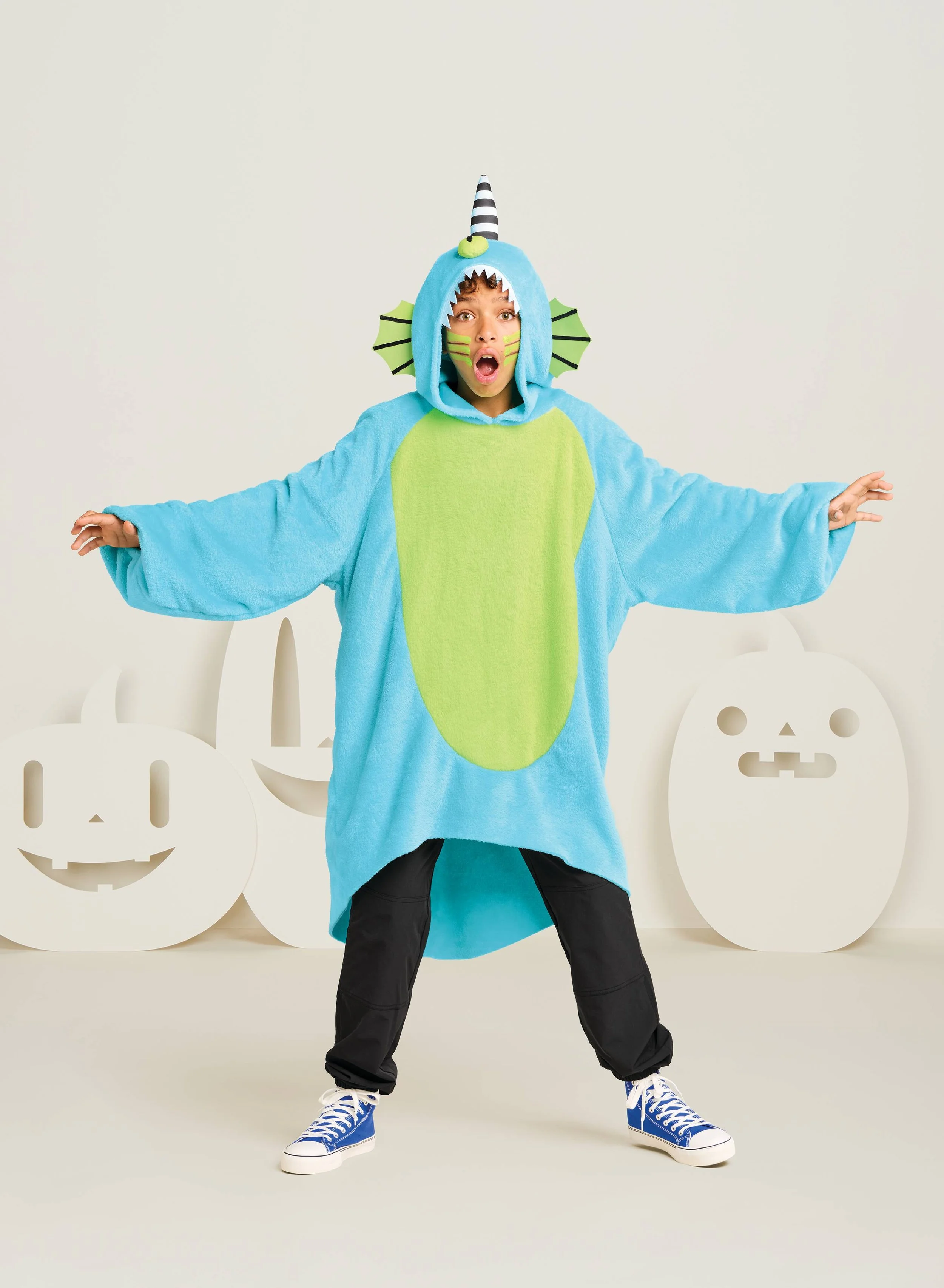 C-002662-01-148_Adult_MonsterBlanketHoodie_Blue_240-11-1340.jpeg