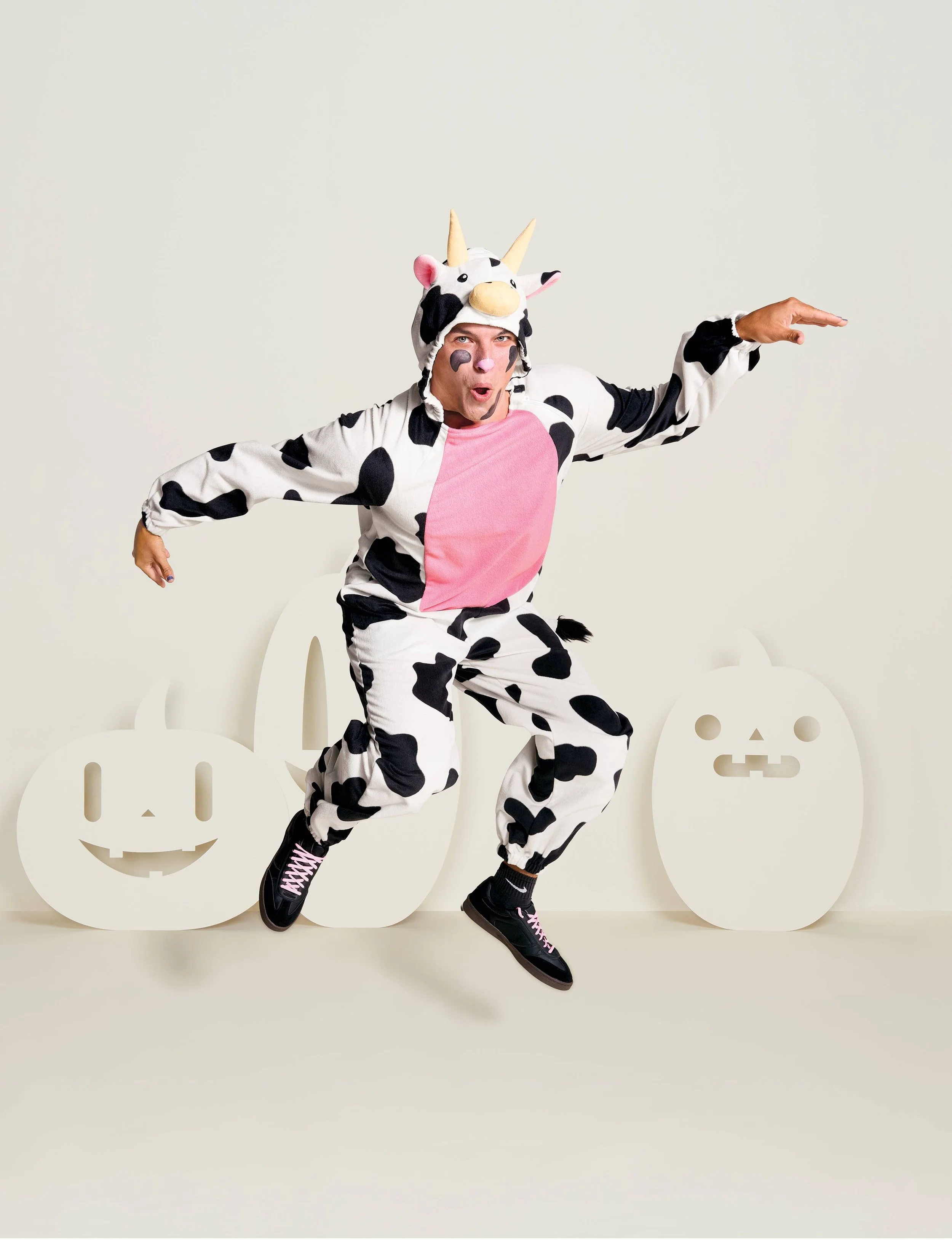 C-002662-01-148_AdultKigurumiJumpsuitCowL_240-11-1270.jpeg