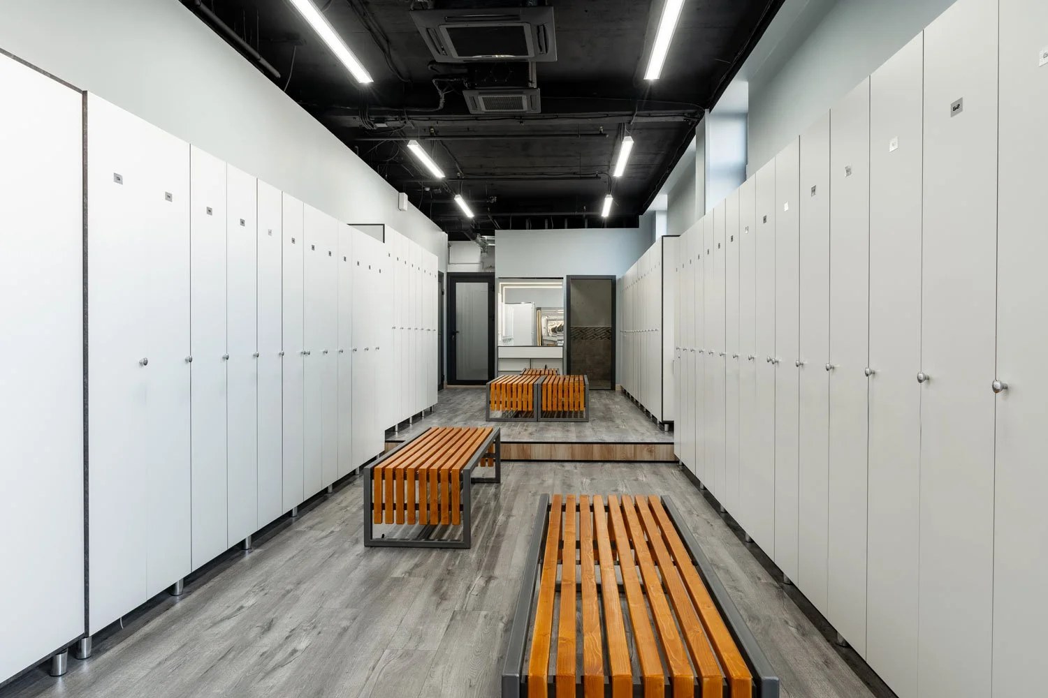 commercial-locker-room.jpg