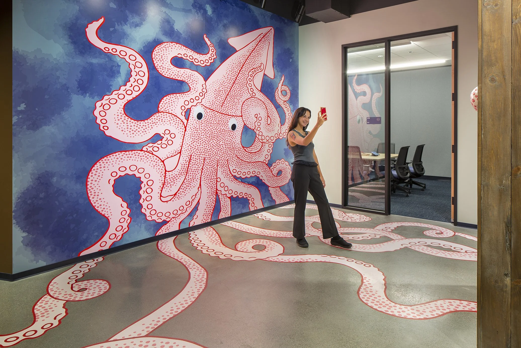 Squid mural at GOOGLE Midpoint Campus 