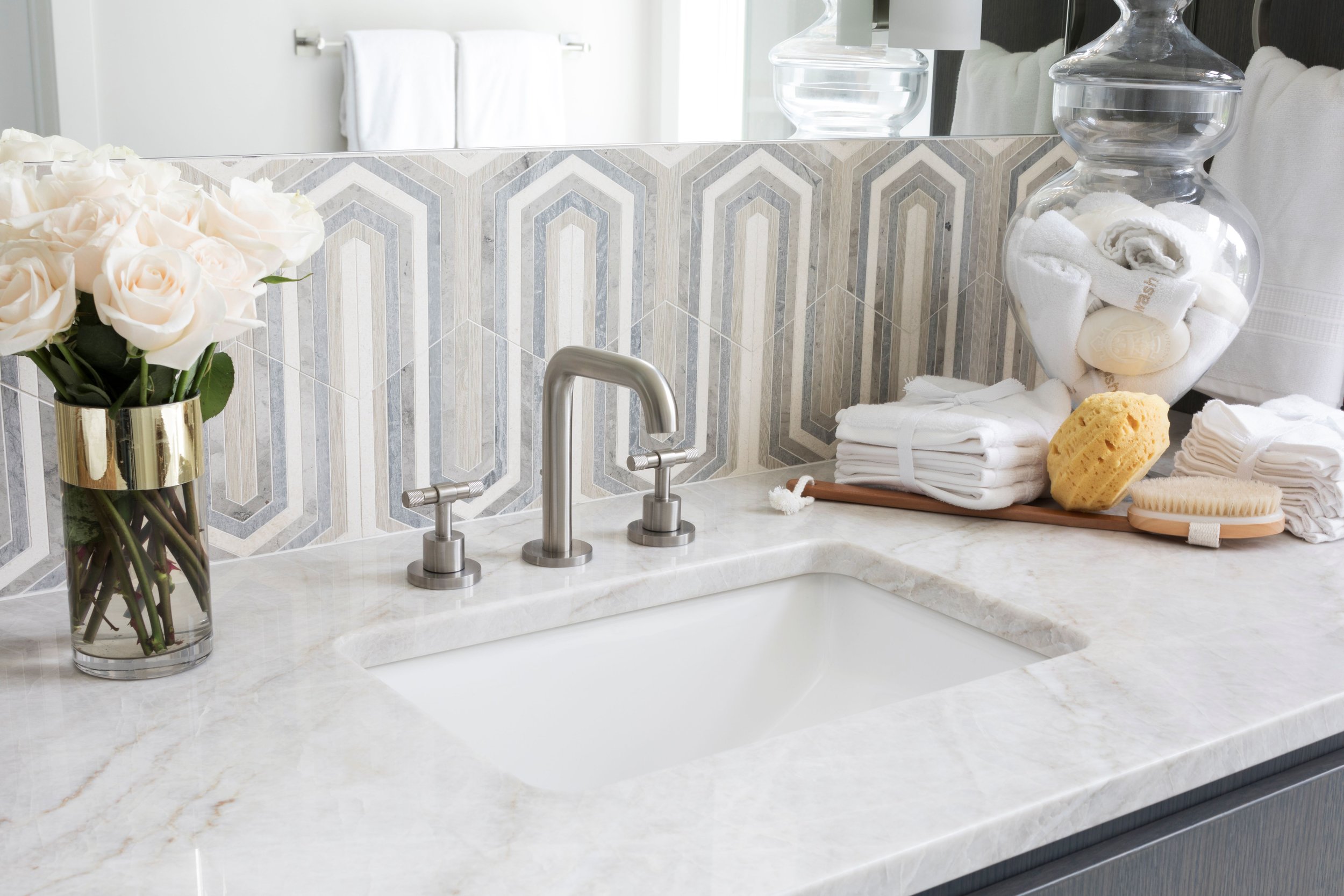 Master Bath Tile Backsplash Detail web.jpg