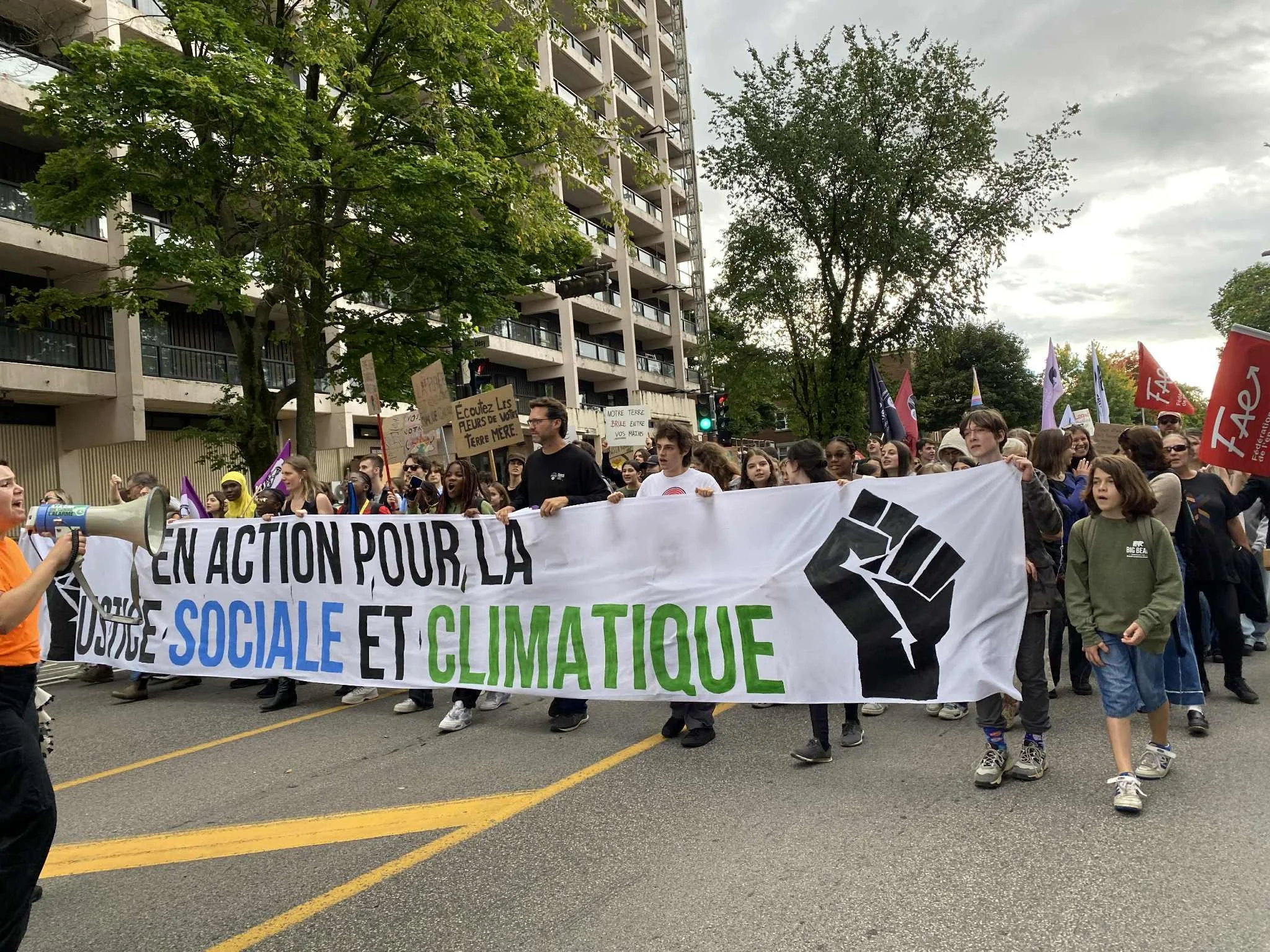 Grande manifestation pour la justice sociale et climatique. 5 ans après les manifestations historiques de 2019
