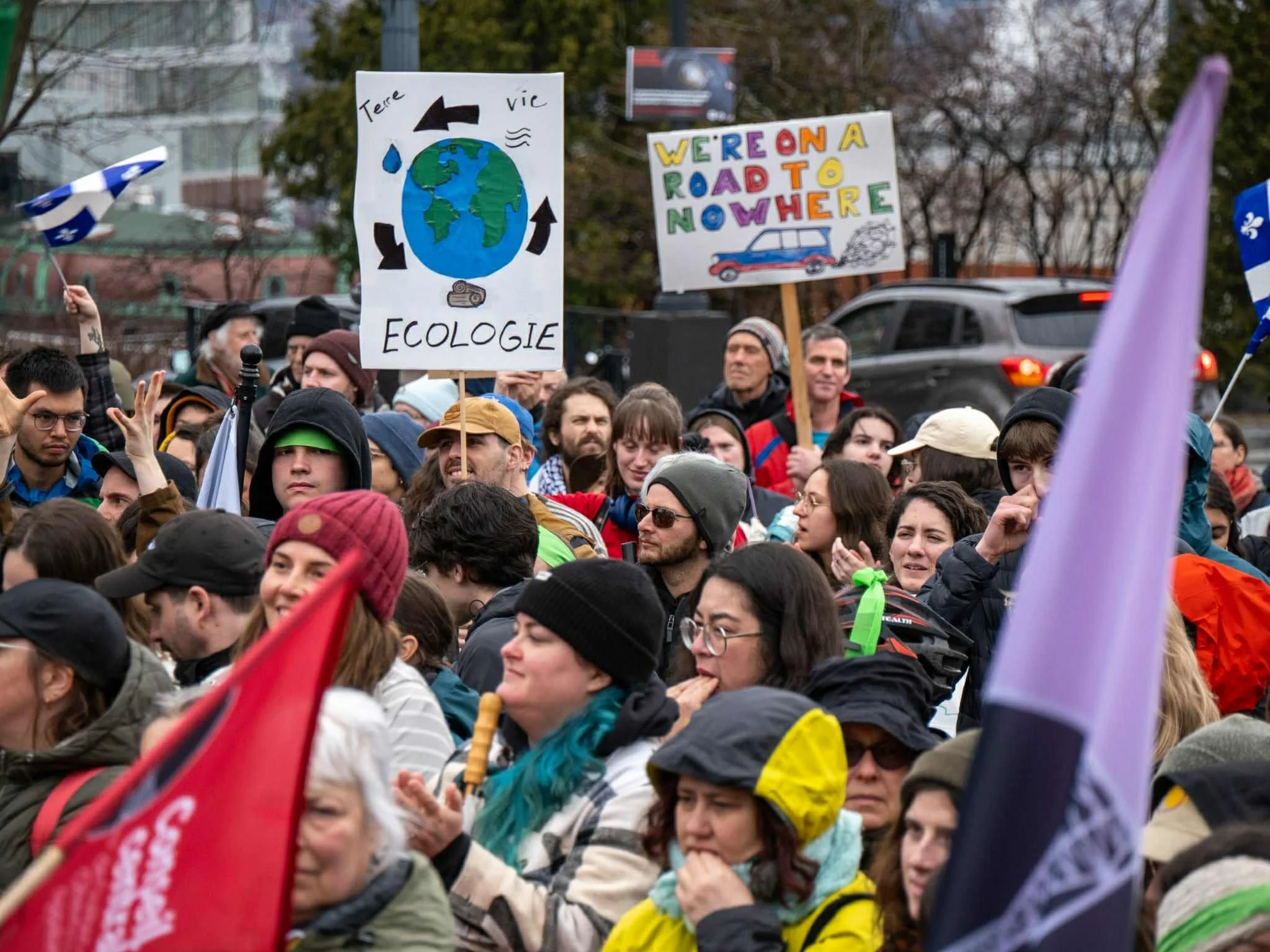 Journée de grève du communautaire pour le climat. Le ton monte, des groupes demandent la démission de Benoit Charette
