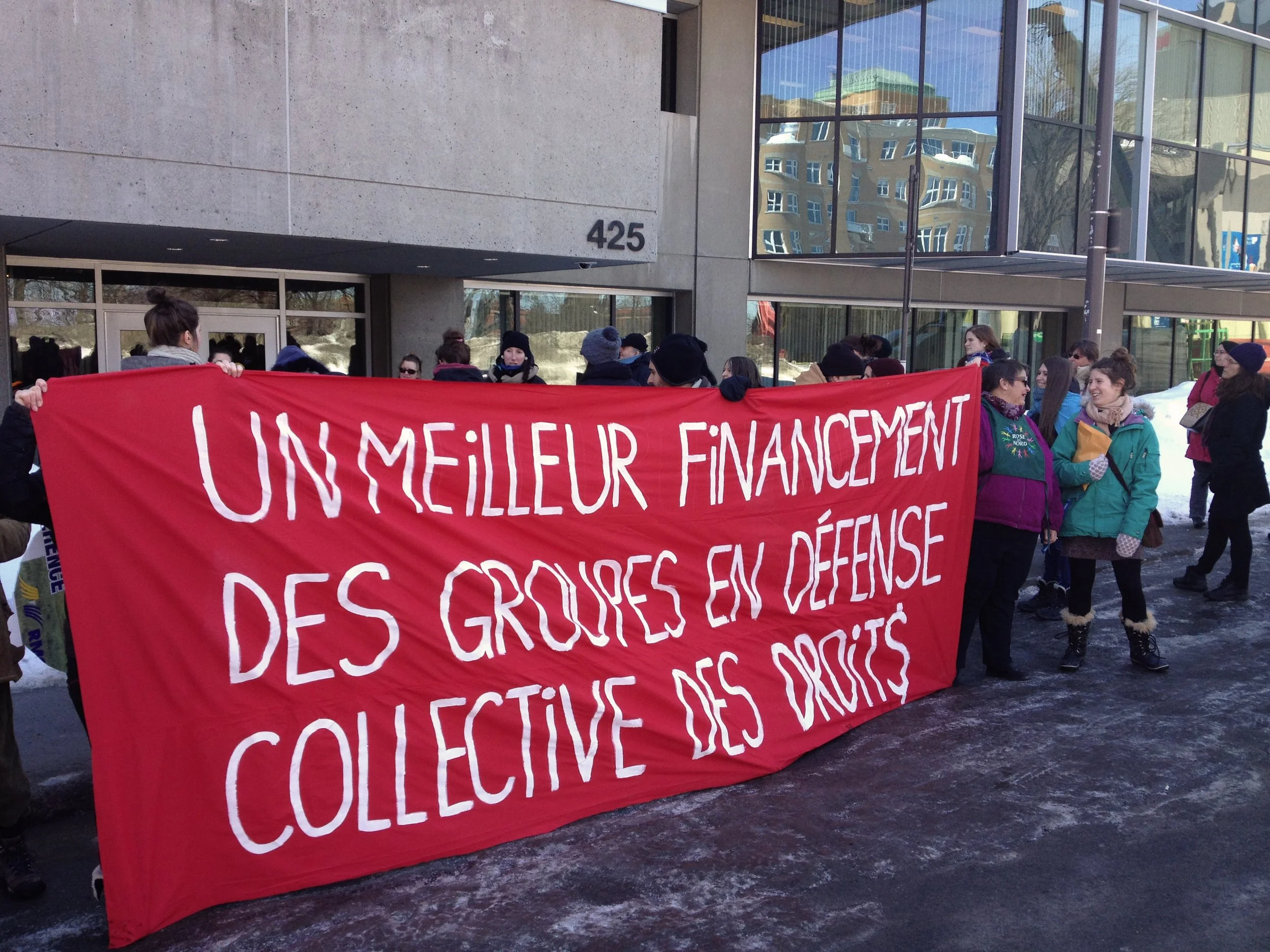 Le gouvernement se désengage et menace de couper les organismes communautaires