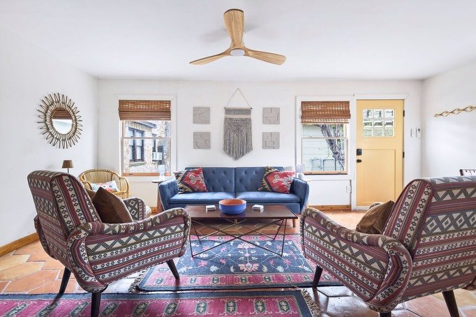 It&rsquo;s amazing what you can do with 400 SF of space! We added extra opportunities for natural light through additional windows and it completely opened up the studio in Rosedale! SWIPE for the Before photo!

@ryanmhildy 
@brittaneyah 
📷 @skylerm