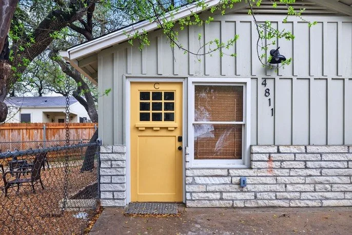 Check out this sweet garage conversion we designed and remodeled in Rosedale 🏡 The owners opted to turn former storage into an income generating studio! Swipe for the before and after exterior shots.

@ryanmhildy 
@brittaneyah 
📷 @skylermoore 

#au