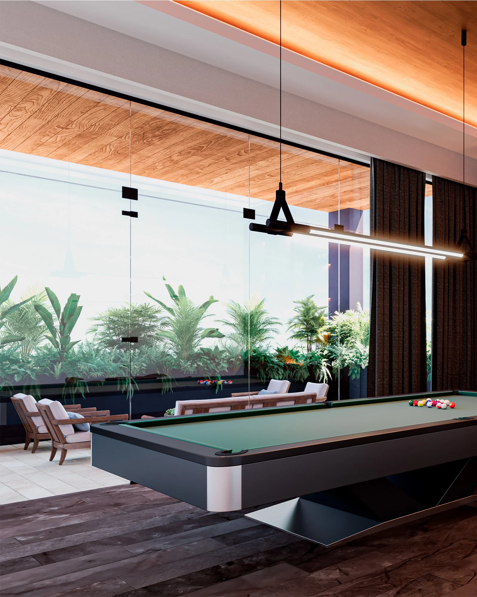 Interiores modernos con una mesa de billar, sillas de madera con cojines y plantas frente a un ventanal grande con cortinas oscuras. Techos de madera y luces modernas iluminan el espacio.