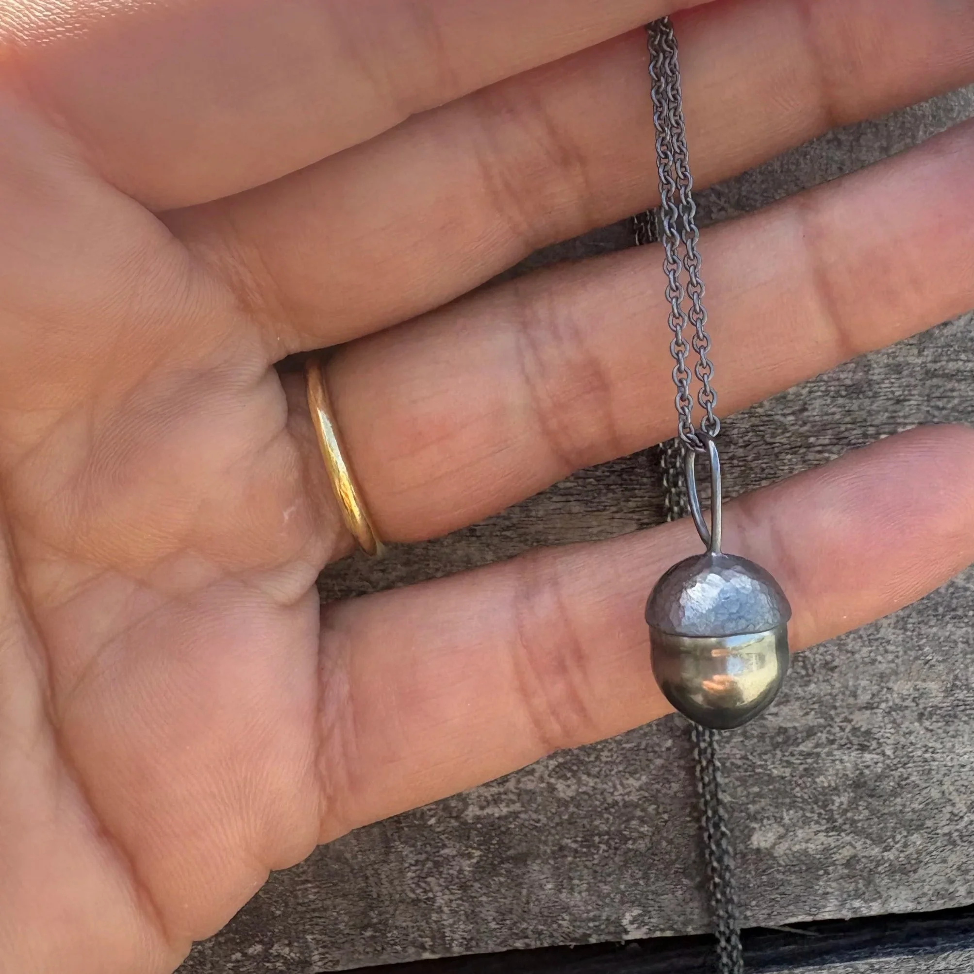 Tahitian pearl "acorn"