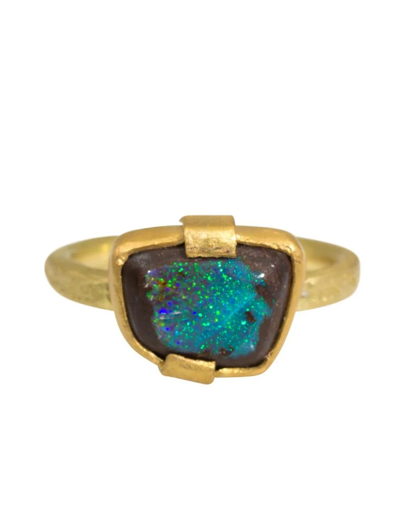 Opal ring in 22k