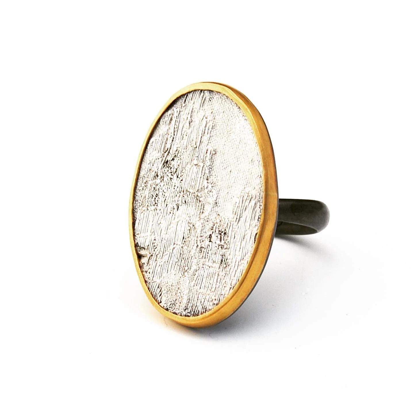 Silk portrait ring in 22k yellow gold and silver