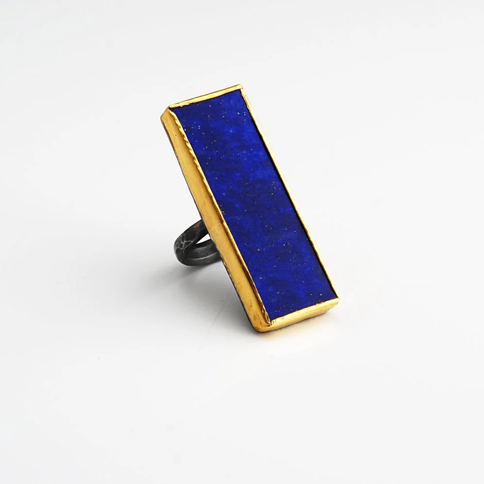 Blue (lapis window ring in gold and silver)