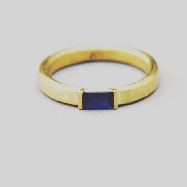 Blue (sapphire window ring)