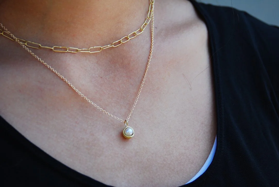 Water droplet pearl necklace in 18k