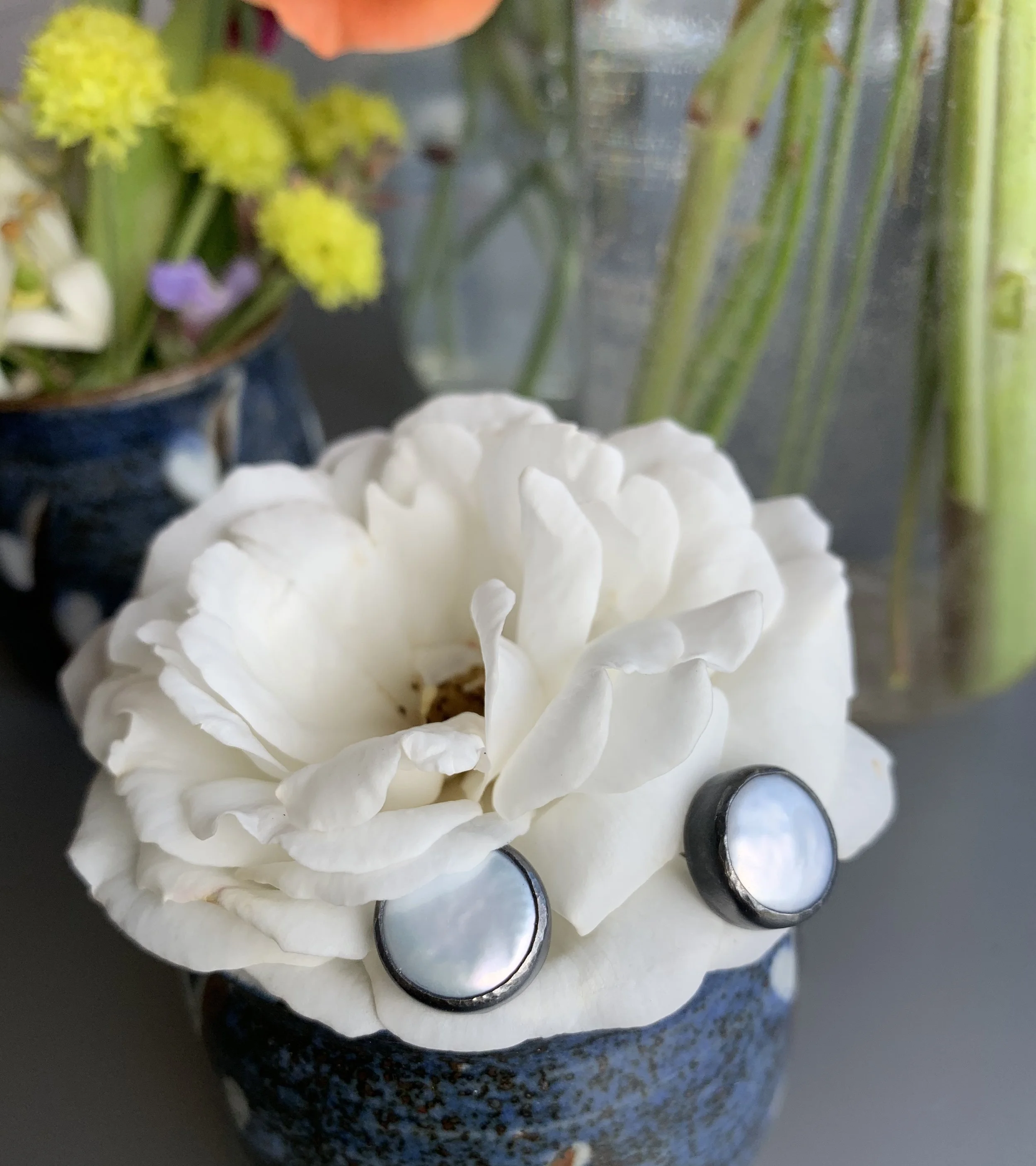 Coin pearls with flowers