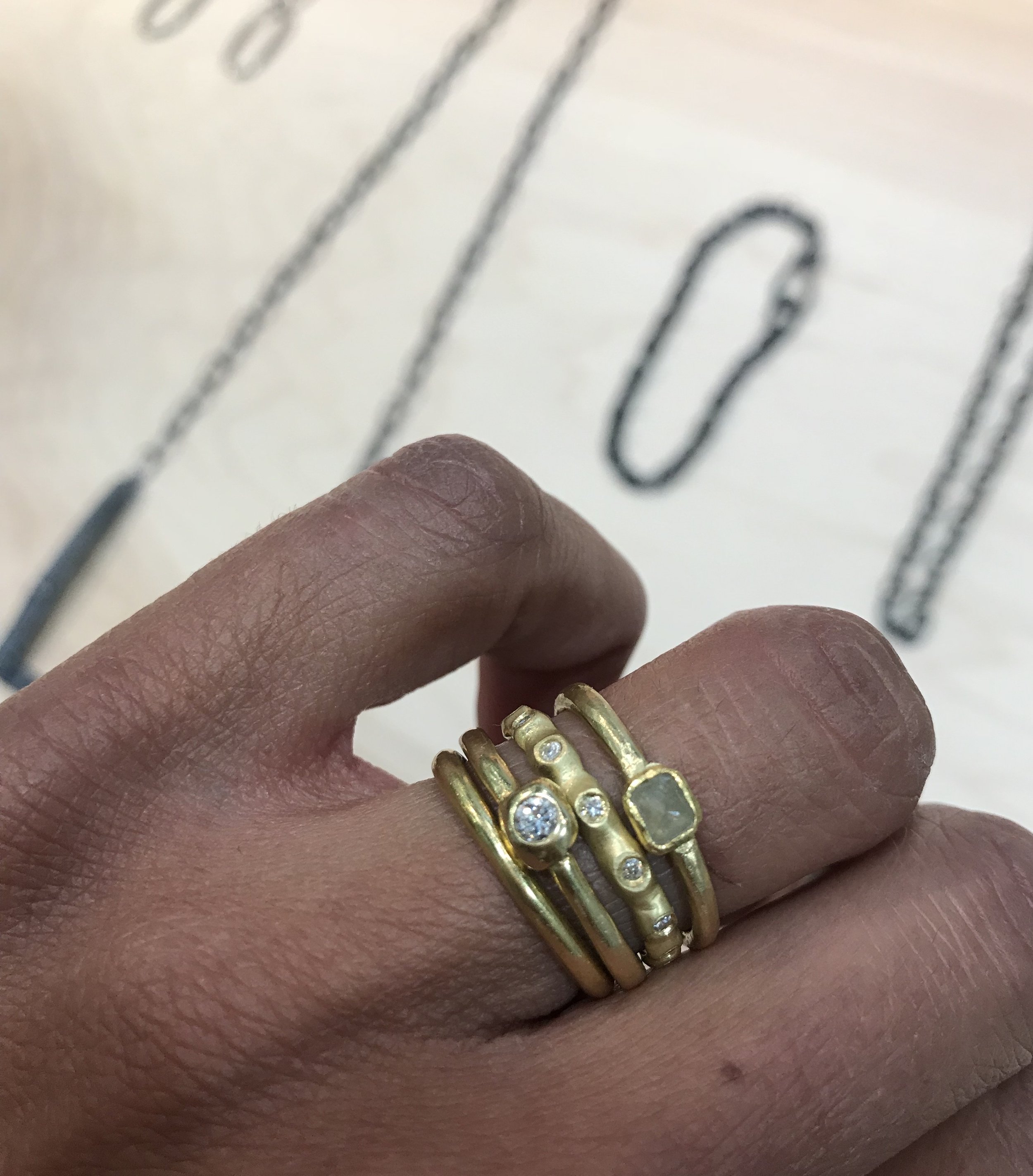 Stack in 18k gold and diamond