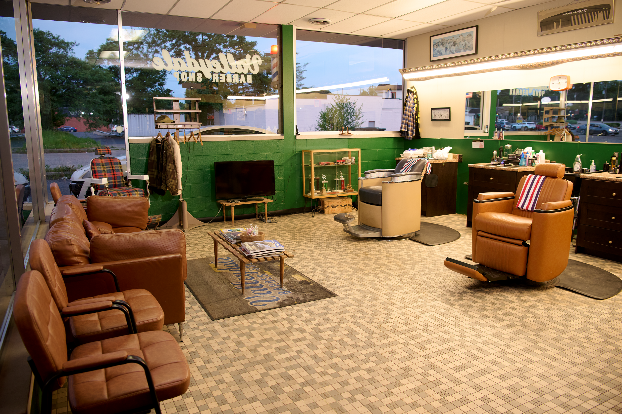 Valleydale Barbershop Interior
