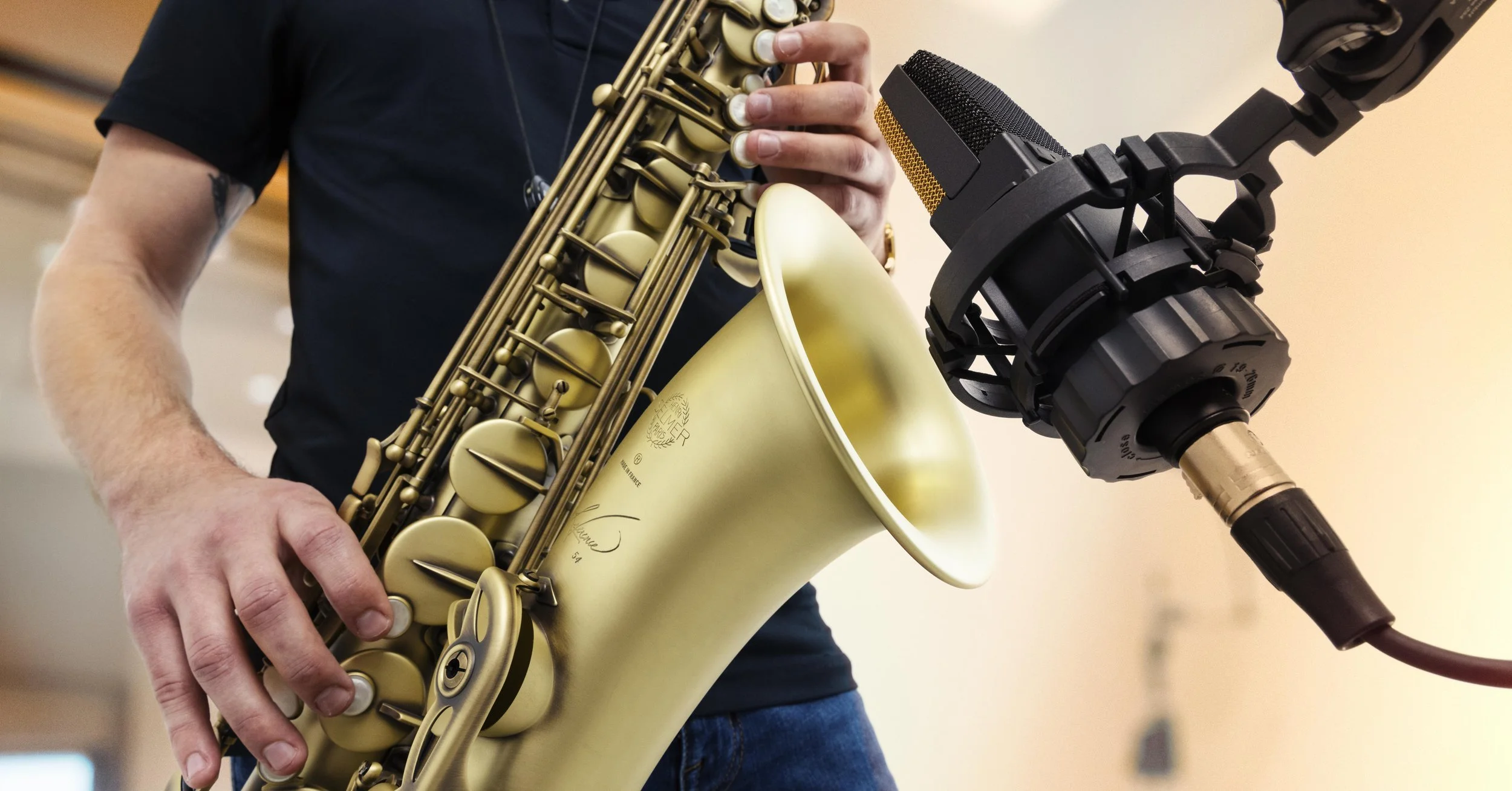 20211022_How_to_Mic_A_Saxophone_01.jpg
