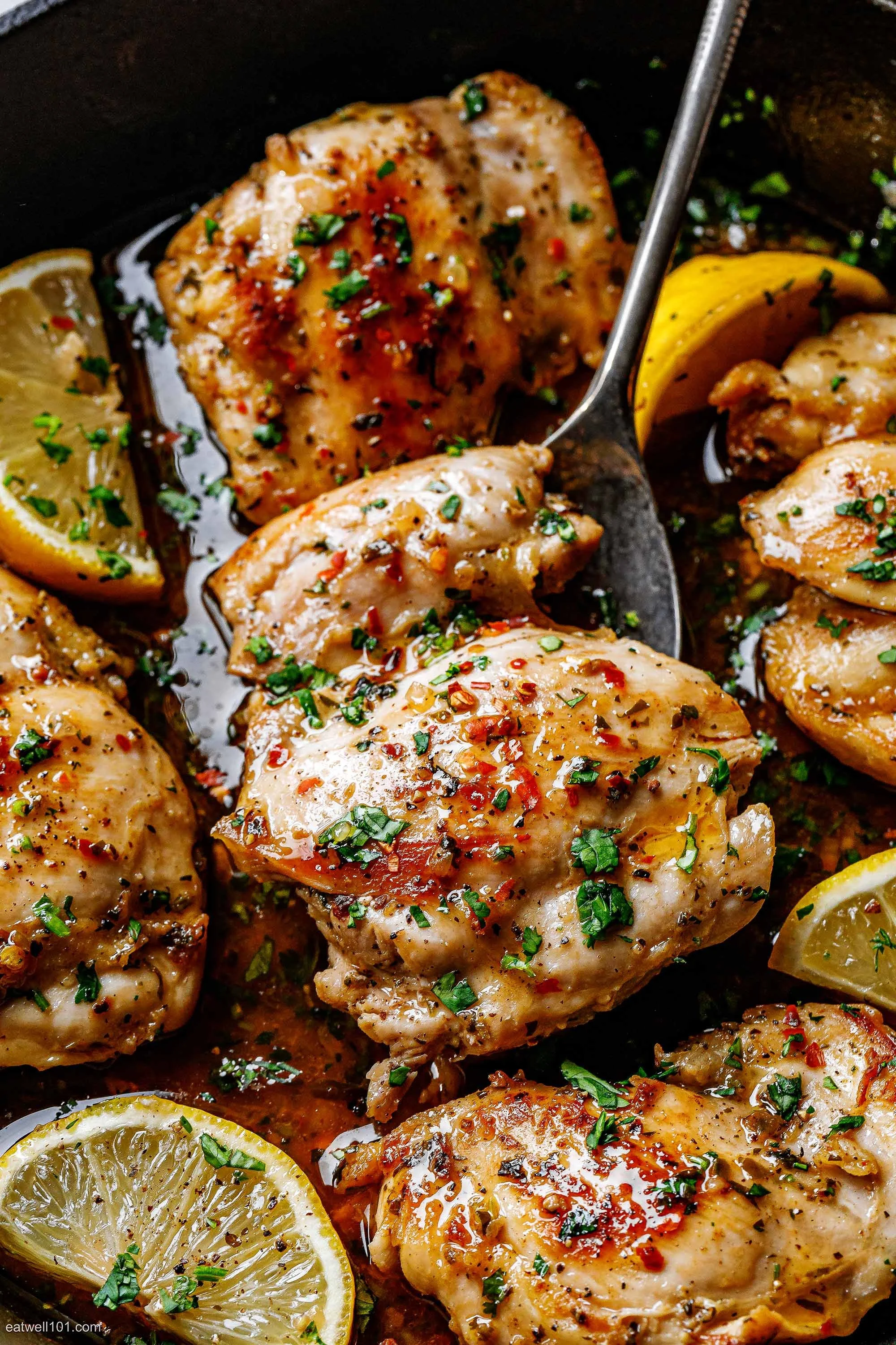 Garlic-Lemon-Baked-Chicken-Thighs-3.jpg