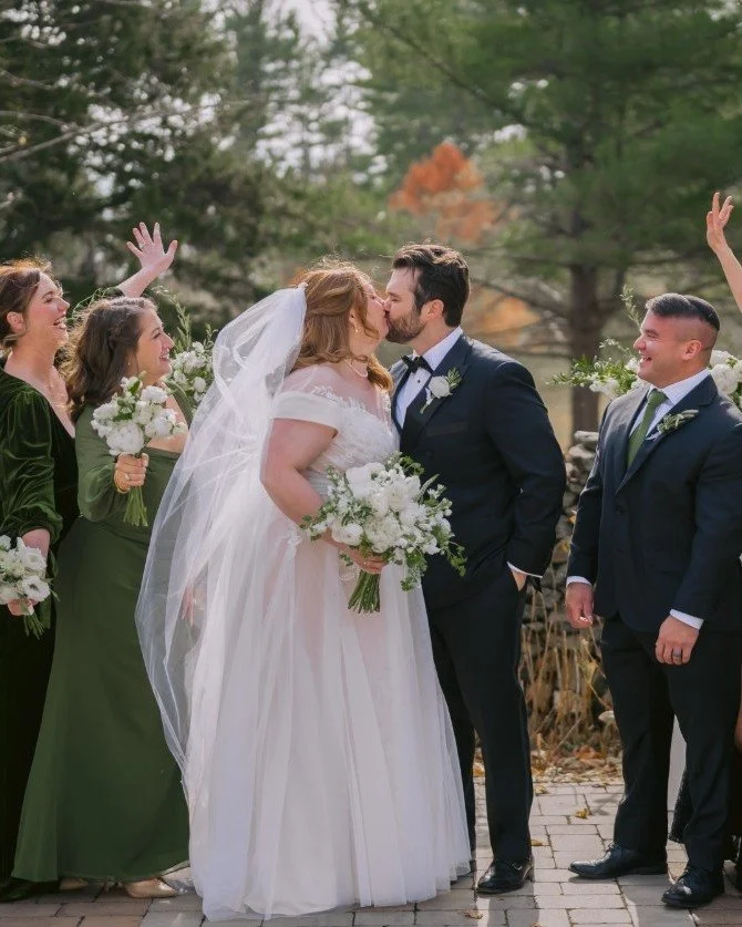 Couple Spotlight: Paula and Dylan 💍
 
When the groom told me he wanted to surprise his bride with a song mid-ceremony, I truly had no idea what I was in for! Then out came a tiny keyboard, a surprise Wedding Crashers reference, and a plaza full of l