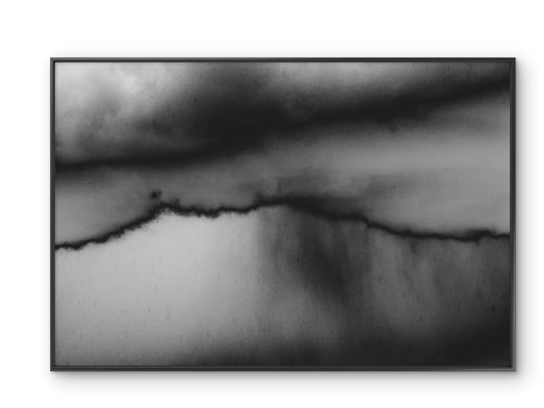Peinture abstraite noire et blanche avec des formes fluides et des lignes ondulées, dans un cadre noir.