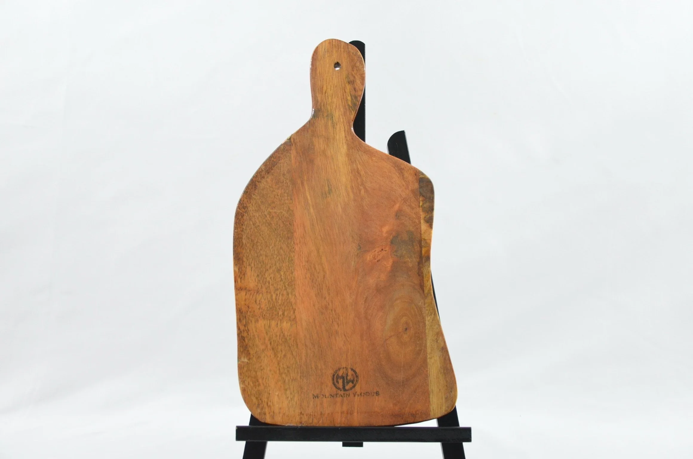 verdant-flow-handcrafted-wood-serving-chacuterie-board-green-resin-art-Gloriah_Jackson.jpg