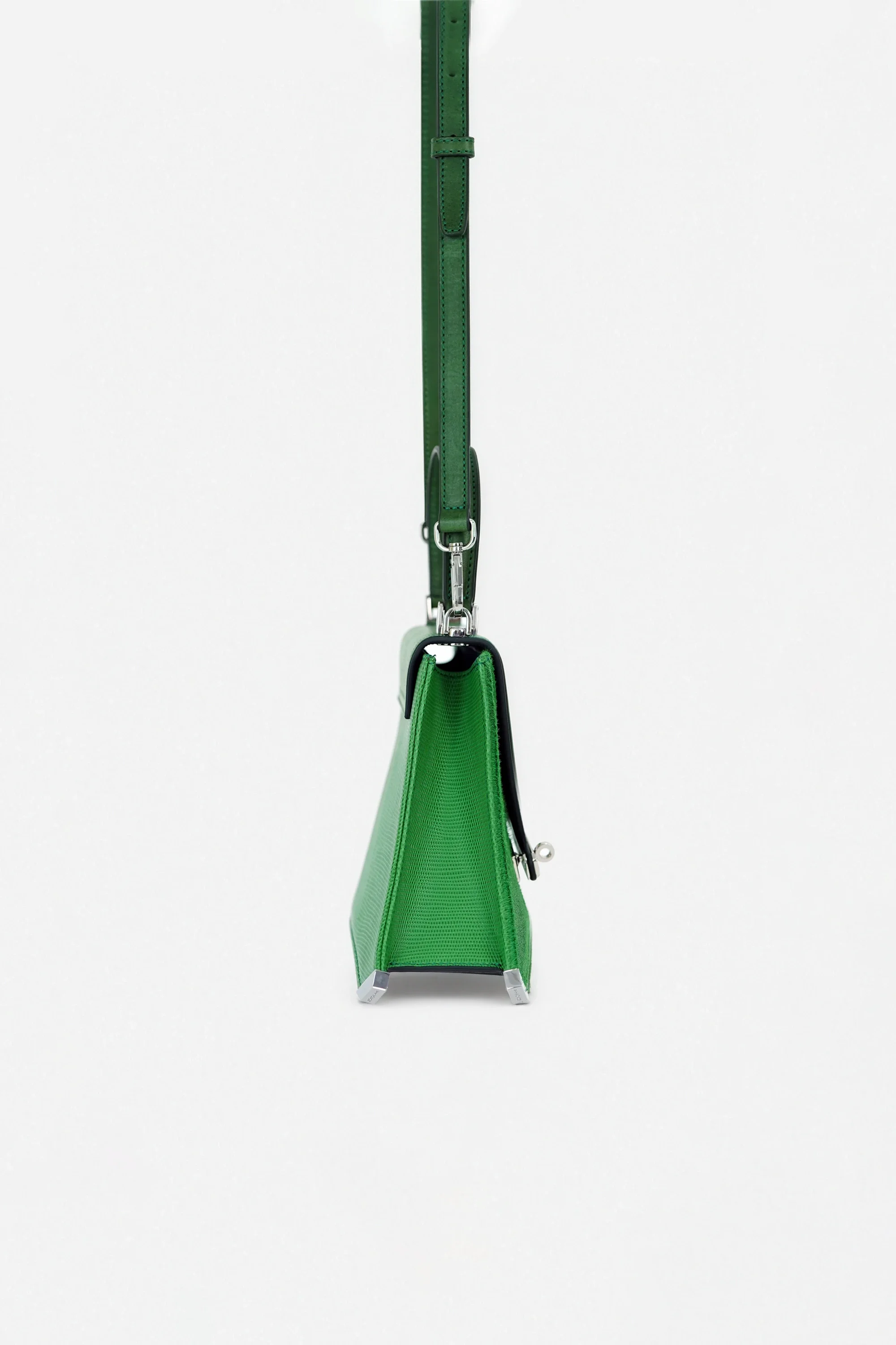 noborita-eiffel-green-handbag-side.webp (Copy)