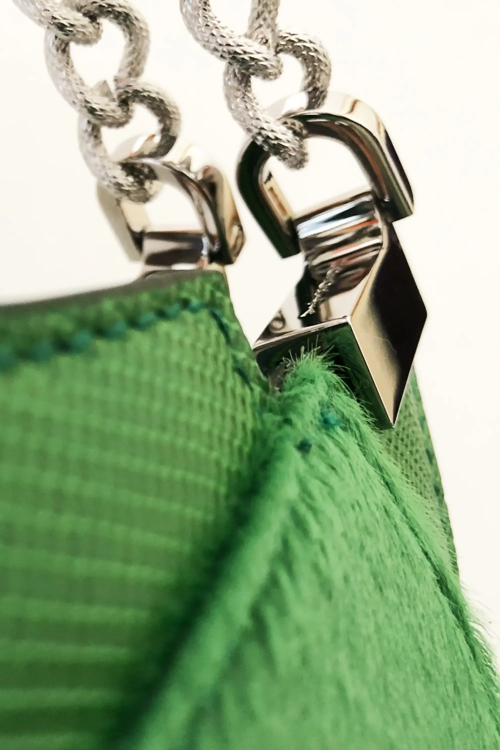 glayor details green-03.webp (Copy)