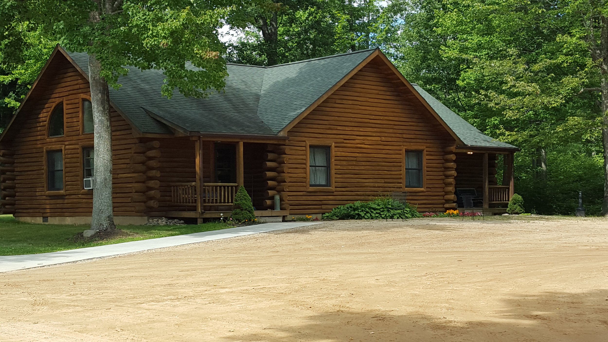 Rusty Lantern Log Cabin (Duplex)