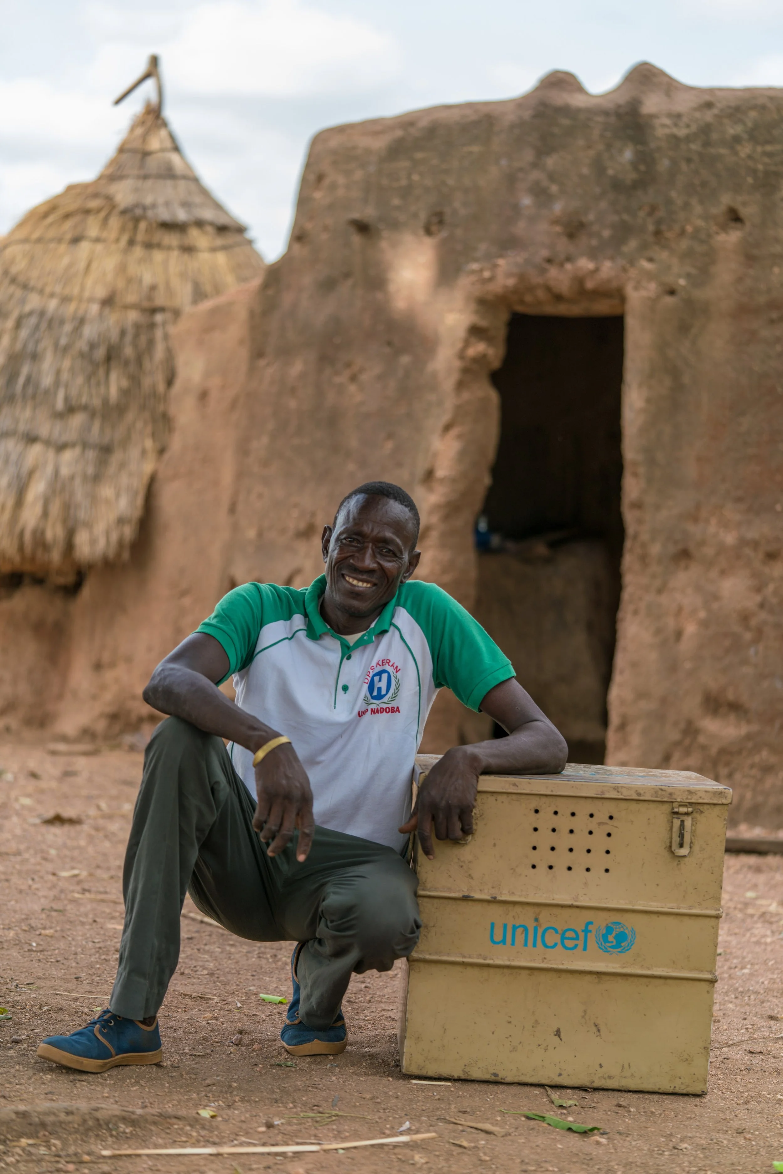 nbana-nsacra-47-and-his-work-kit-in-front-of-his-house---reinier-van-oorsouw--unicef-togo----2019_49078200222_o.jpg
