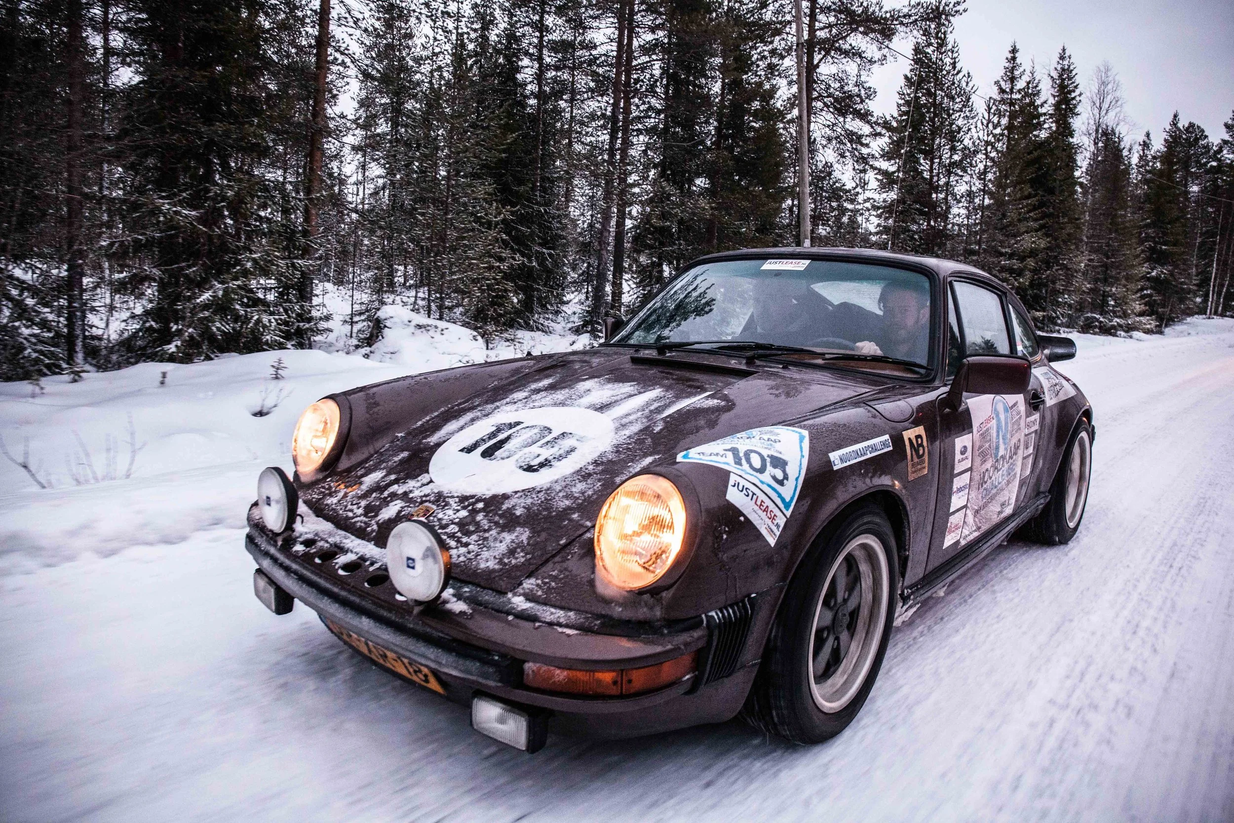 classic-porsche-on-ice--finland_15885241549_o.jpg