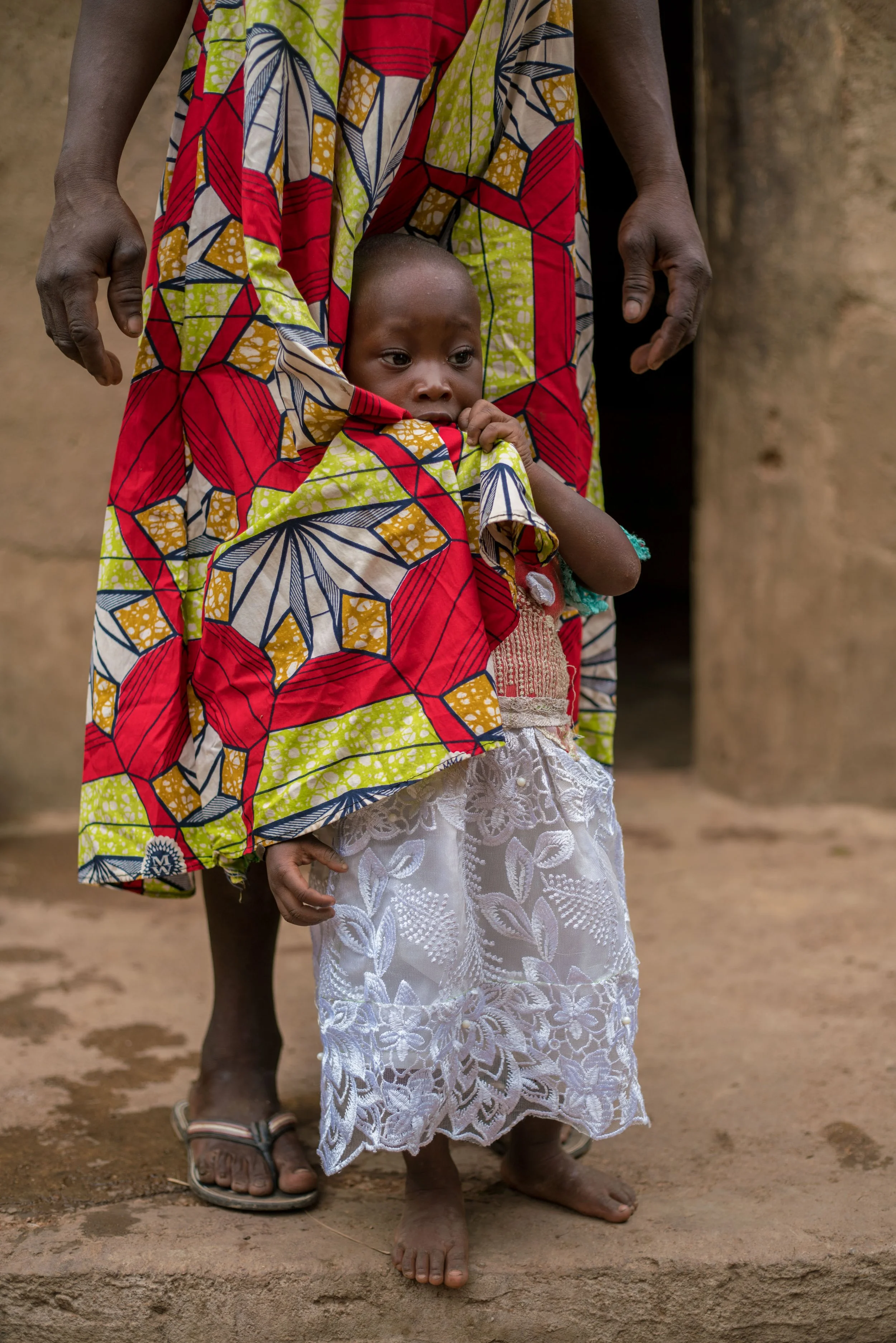 the-daughter-of-nbana-nsacra-47-wrapping-herself-in-her-mothers-cloths---reinier-van-oorsouw--unicef-togo----2019_49078212767_o.jpg