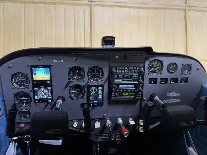 Aircraft avionics system and cockpit instrumentation at Saginaw H.W. Browne Airport (KHYX)