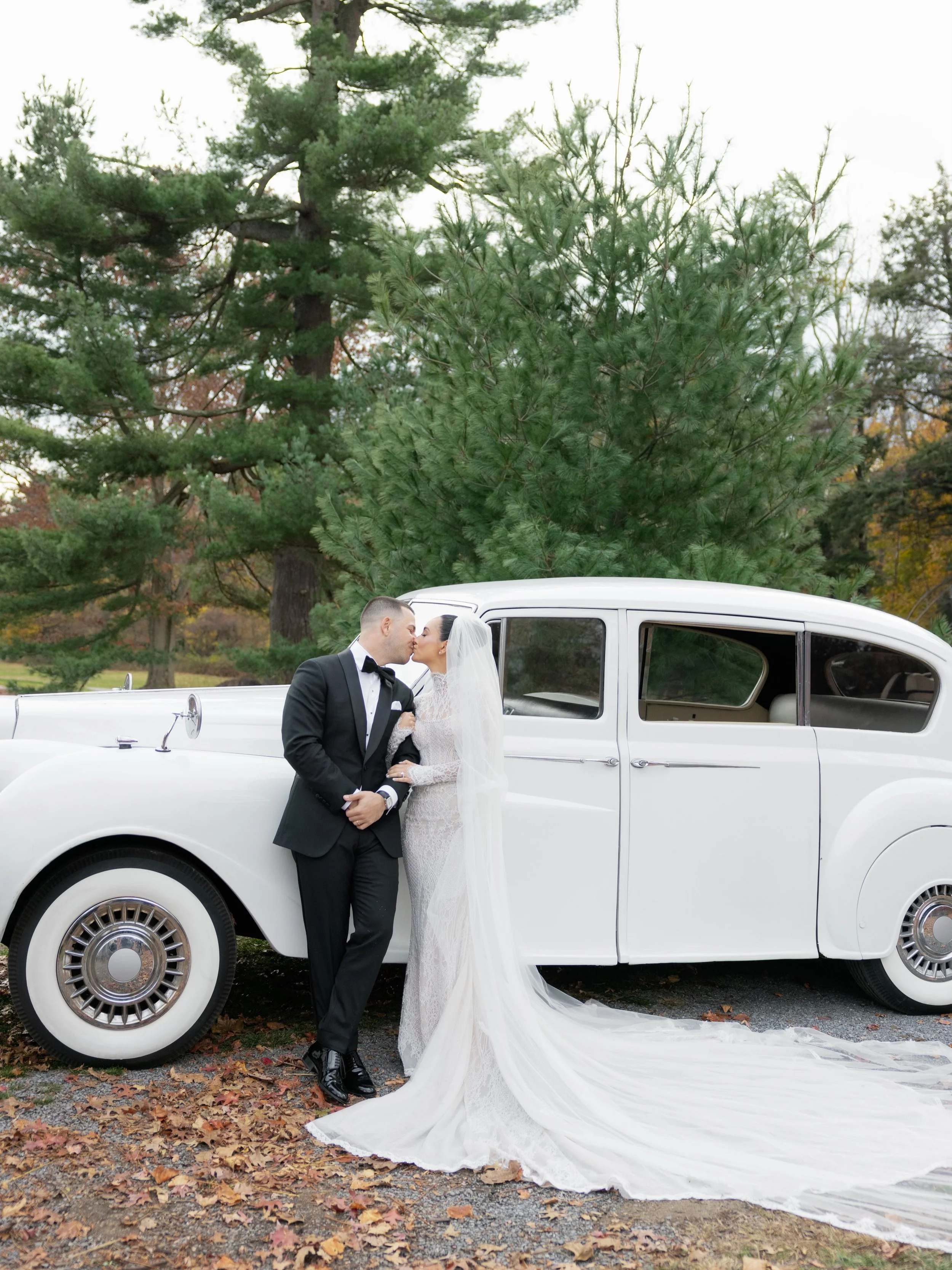 Danielle &amp; Gianfranco&rsquo;s wedding was the definition of timeless elegance. We were honored to create the wedding stationery for such a beautiful celebration at @gardencityhotel. 

A special thank you to @fernando_ceballos__ for capturing our 
