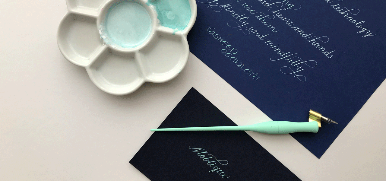 Do you need a Moblique 2-in-1 Penholder in your life?