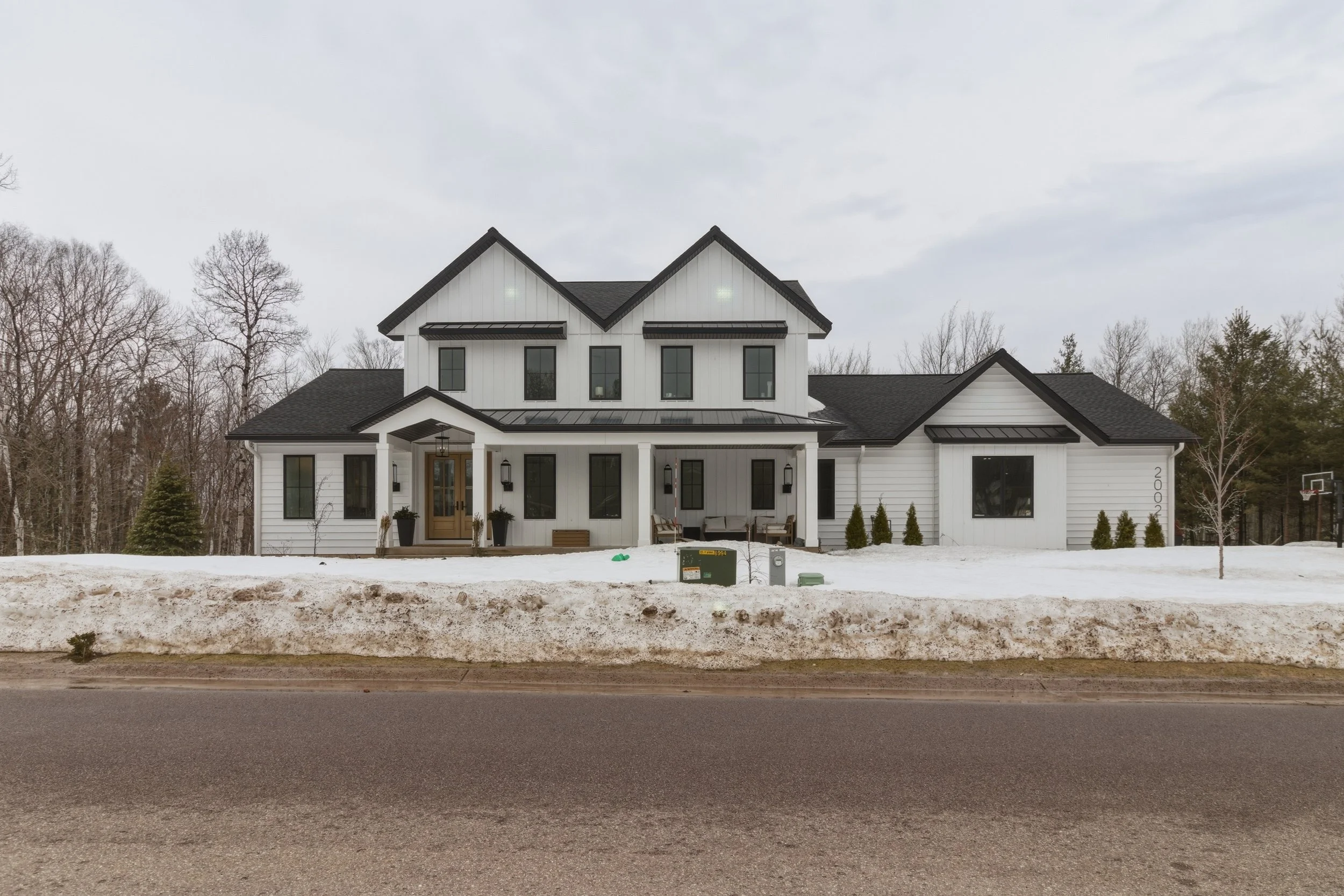 2002 Maple Ridge Dr.