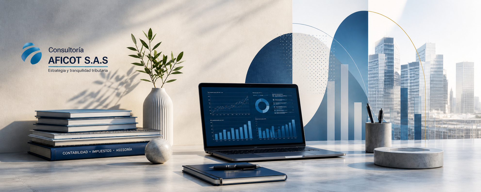Mesa de despacho con computadora portátil que muestra gráficos financieros, libros de contabilidad, una agenda, un bolígrafo, un cuaderno, una planta y una ciudad moderna de fondo.