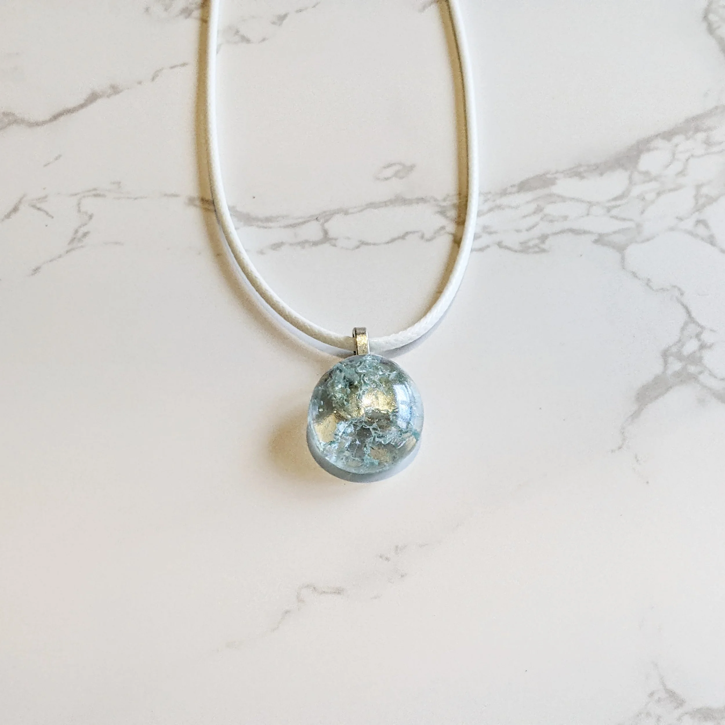 Clear Glass Pebble Necklace (2).jpg