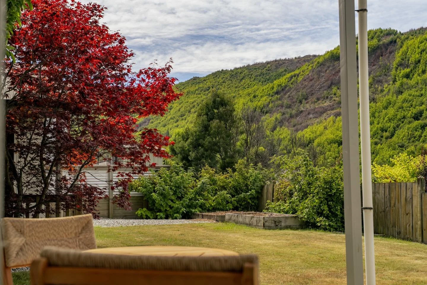 Our latest Arrowtown listing has arrived&hellip; Riverbend Escape 🏞️

A warm, cottage style home with four bedrooms and generous living spaces - perfectly timed for the autumn festival and season ahead 🍂

-

#HolidayHomesNZ #Queenstown #BeOurGuest 