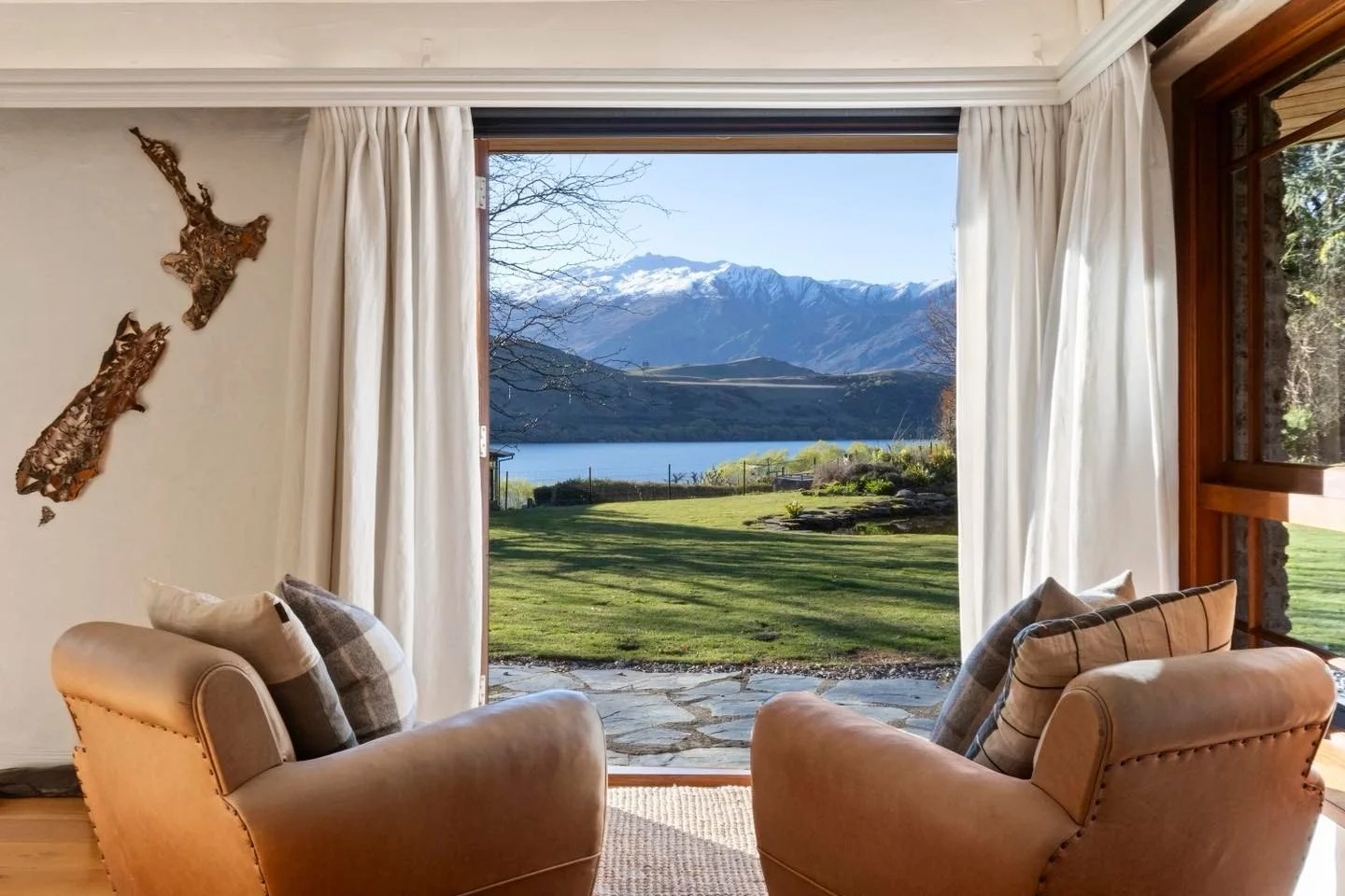 Something extraordinary is coming&hellip; ✨
A front-row seat to lake and mountain views, timeless interiors, and a stay you&rsquo;ll never forget. Keep your eyes peeled &ndash; this stunning new property is arriving soon. 🤍

-

#HolidayHomesNZ #Quee