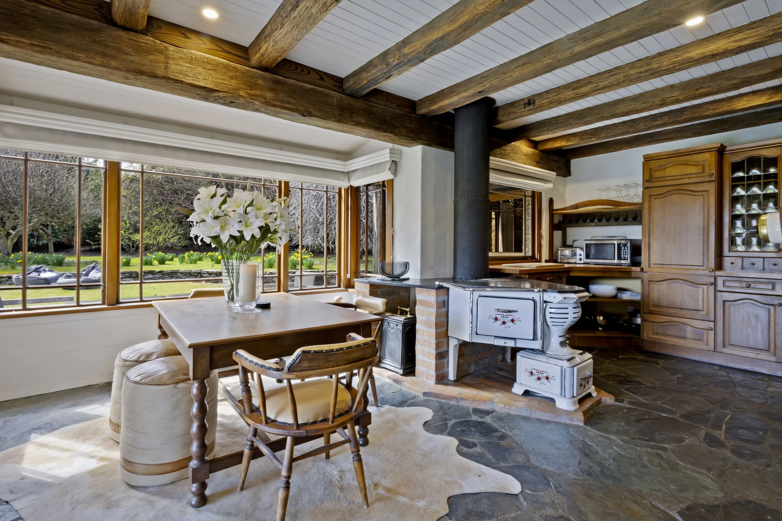 Why Staying in a Holiday Home is Better Than a Hotel in Queenstown and Wanaka