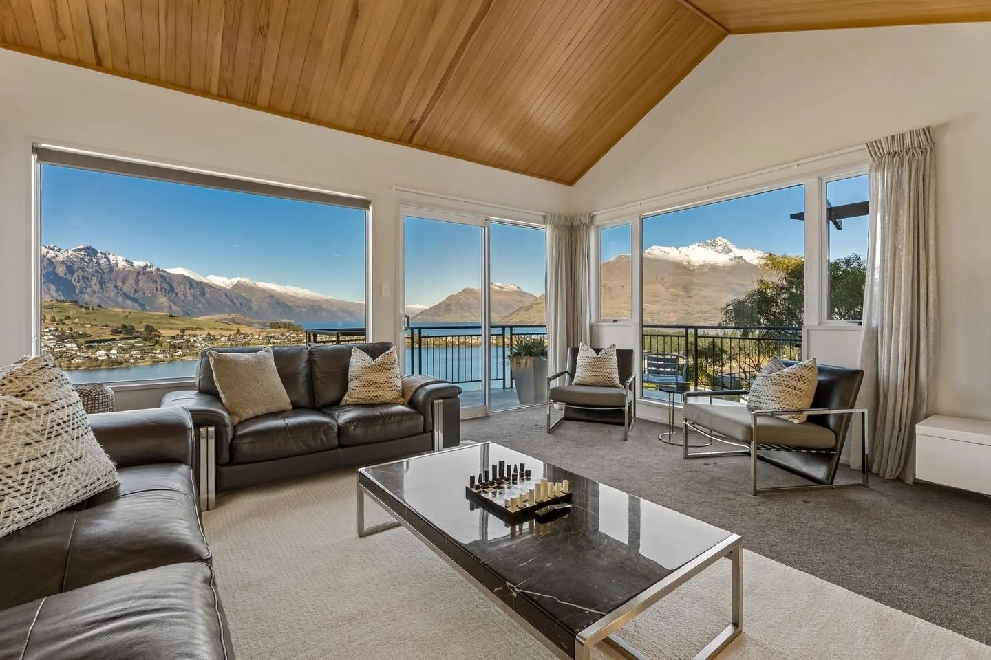 Say hello to Panorama Point &mdash; a stunning new Queenstown escape with views that truly speak for themselves 🌄

Perched high above Queenstown with uninterrupted 180&deg; views across Lake Wakatipu and The Remarkables 🏔️

📍 Queenstown
🏡 3 bedro